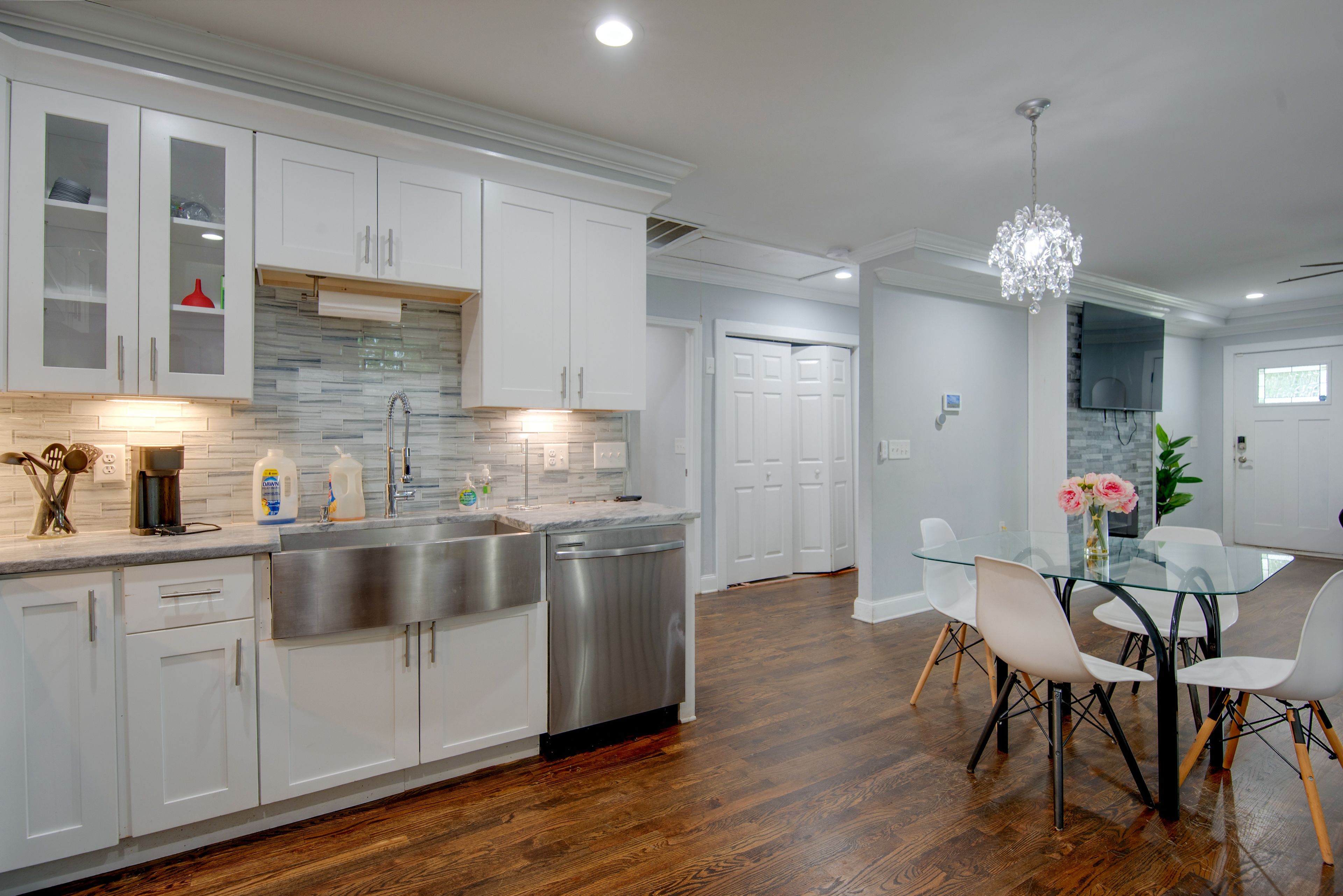 Kitchen | Main Level