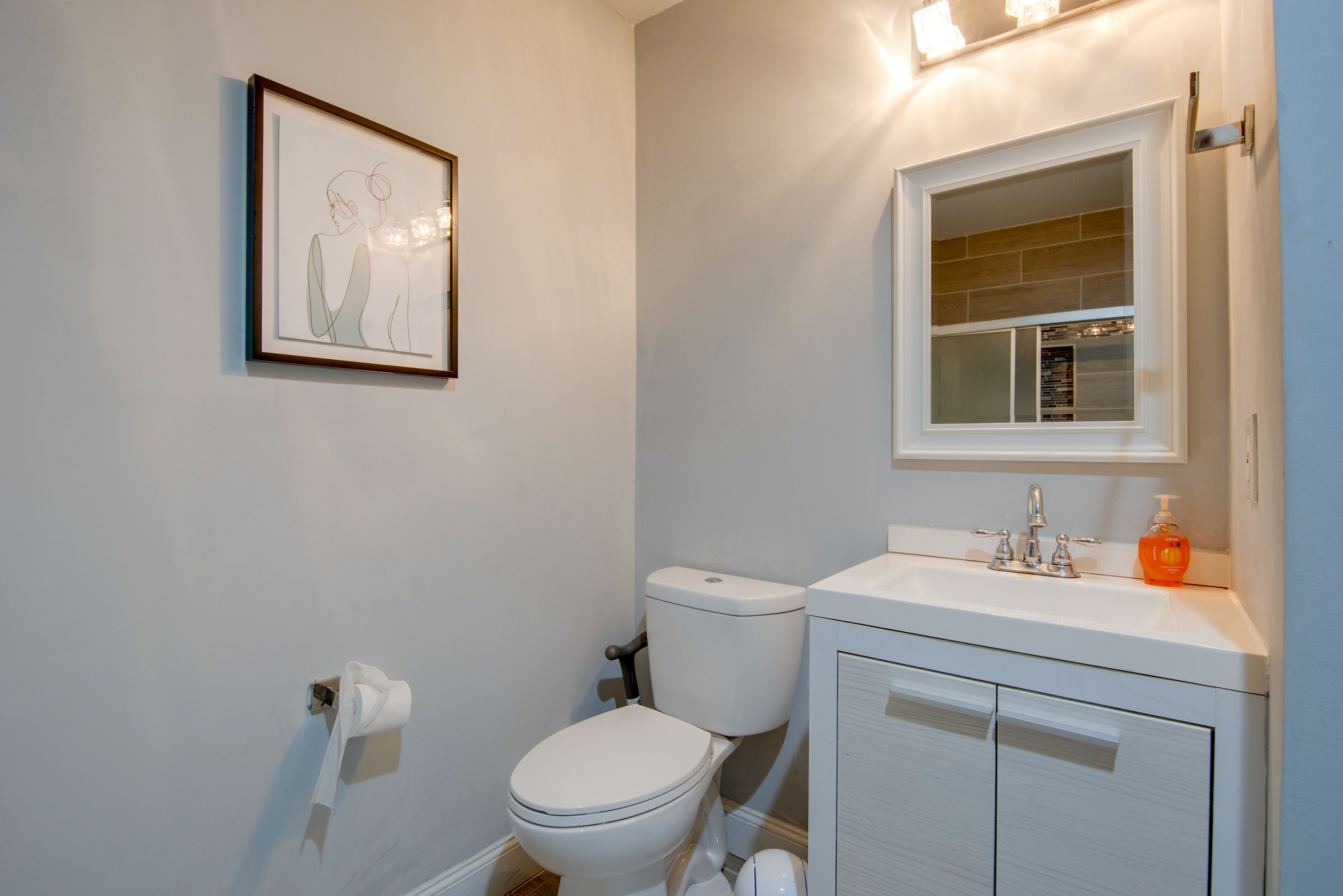 Full Bathroom | Main Level