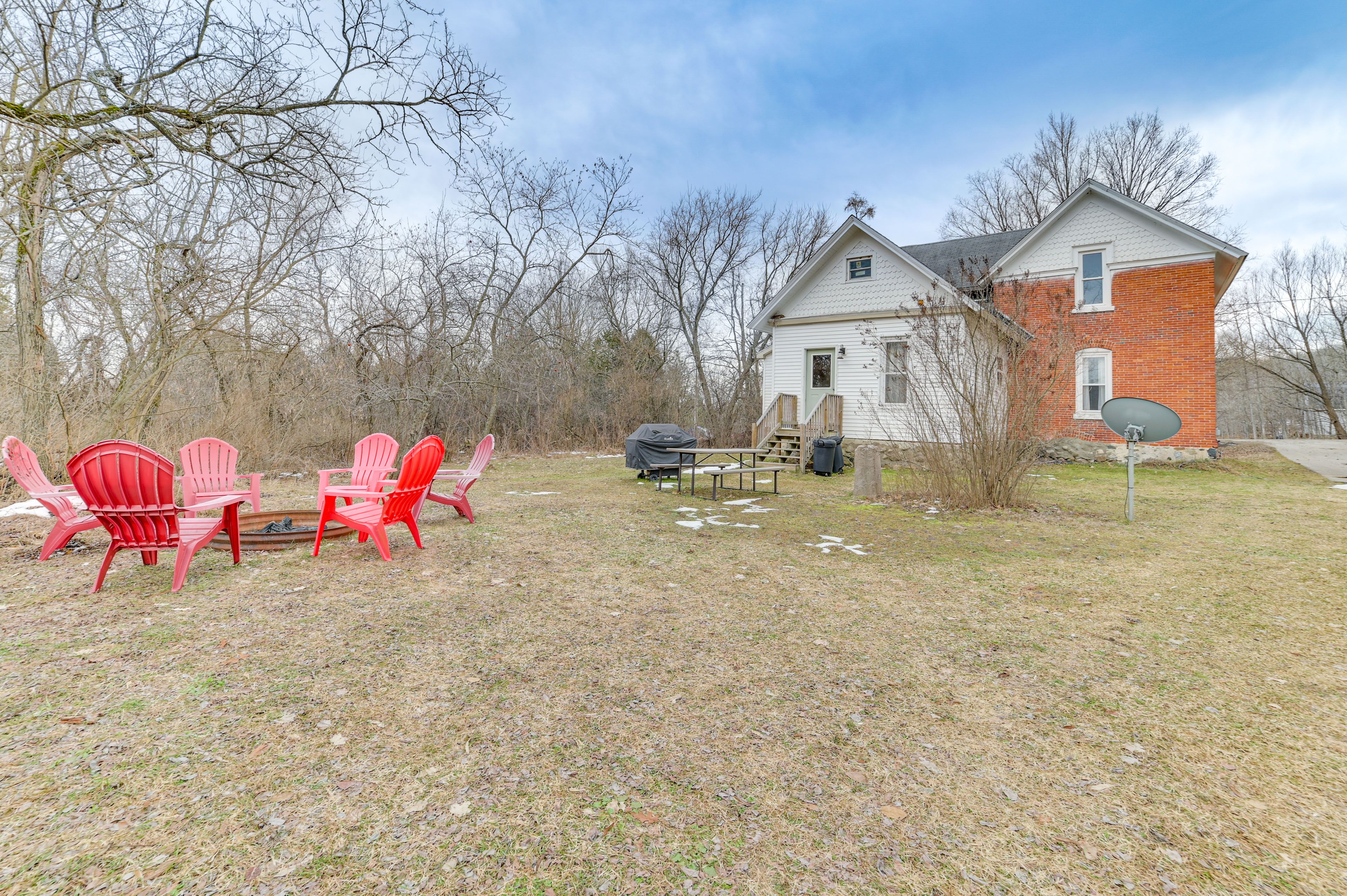 House Exterior | Private Yard