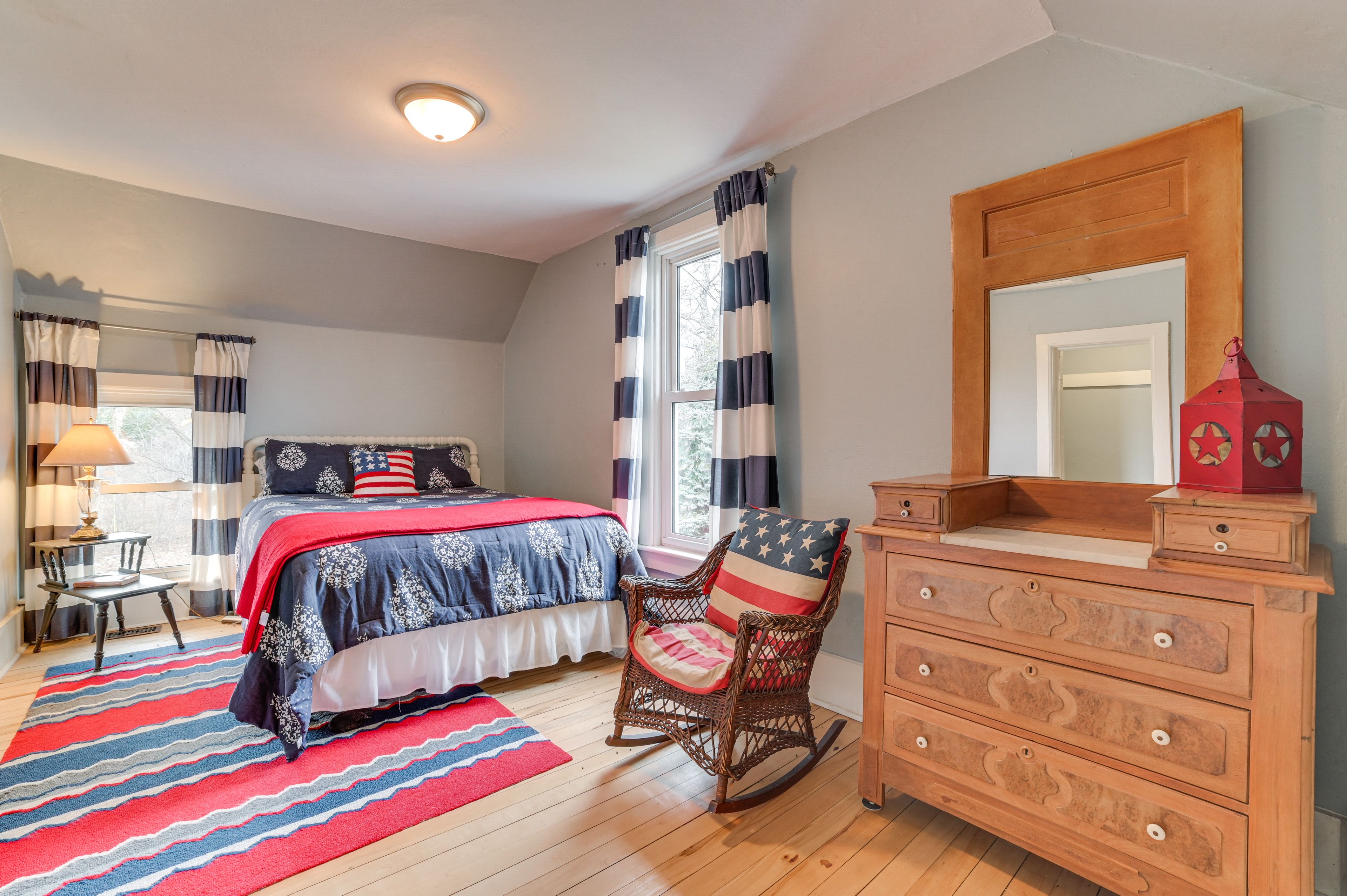 Bedroom 2 | Queen Bed | 2nd Floor