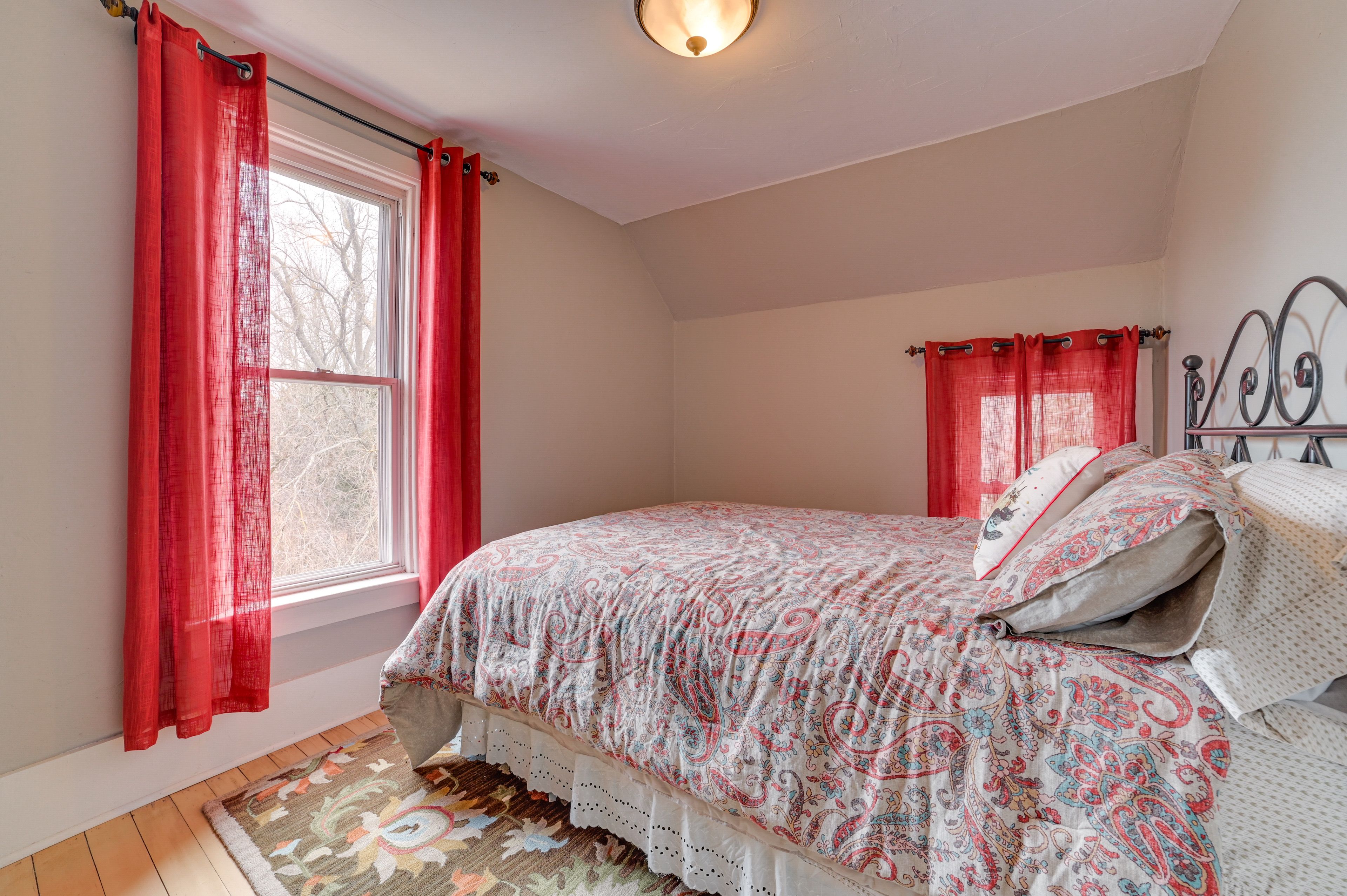 Bedroom 4 | Queen Bed | 2nd Floor