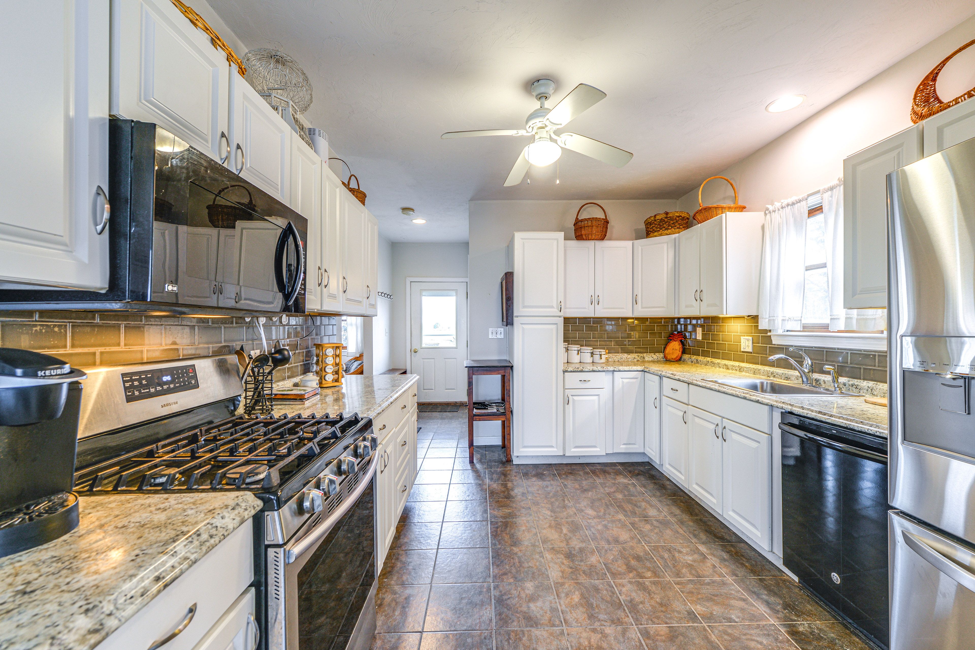 Kitchen | Dishwasher | 1st Floor