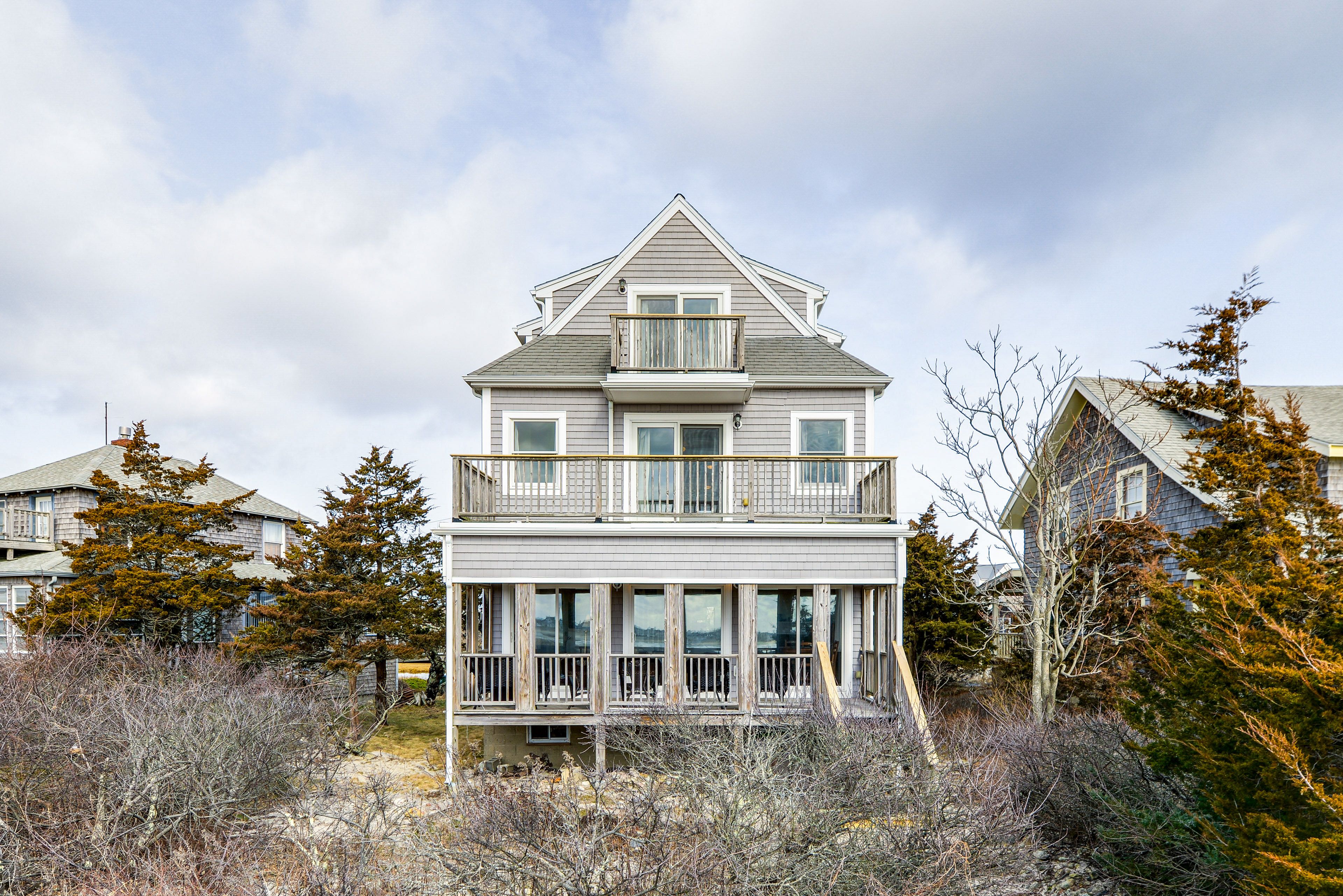 Marshfield Vacation Rental | 6BR | 4BA | 1,800 Sq Ft | Stairs Required