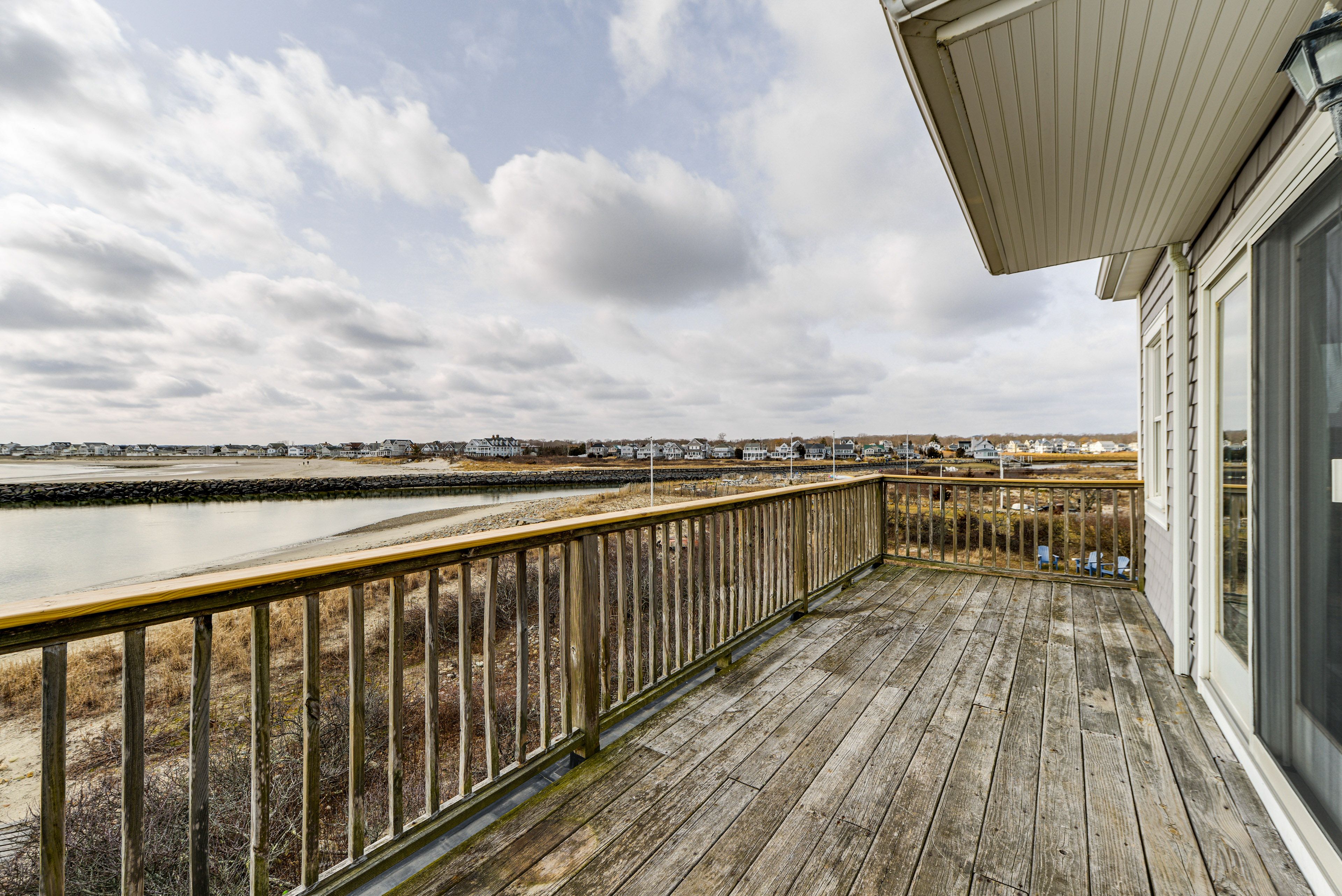 Deck 1 | Water Views