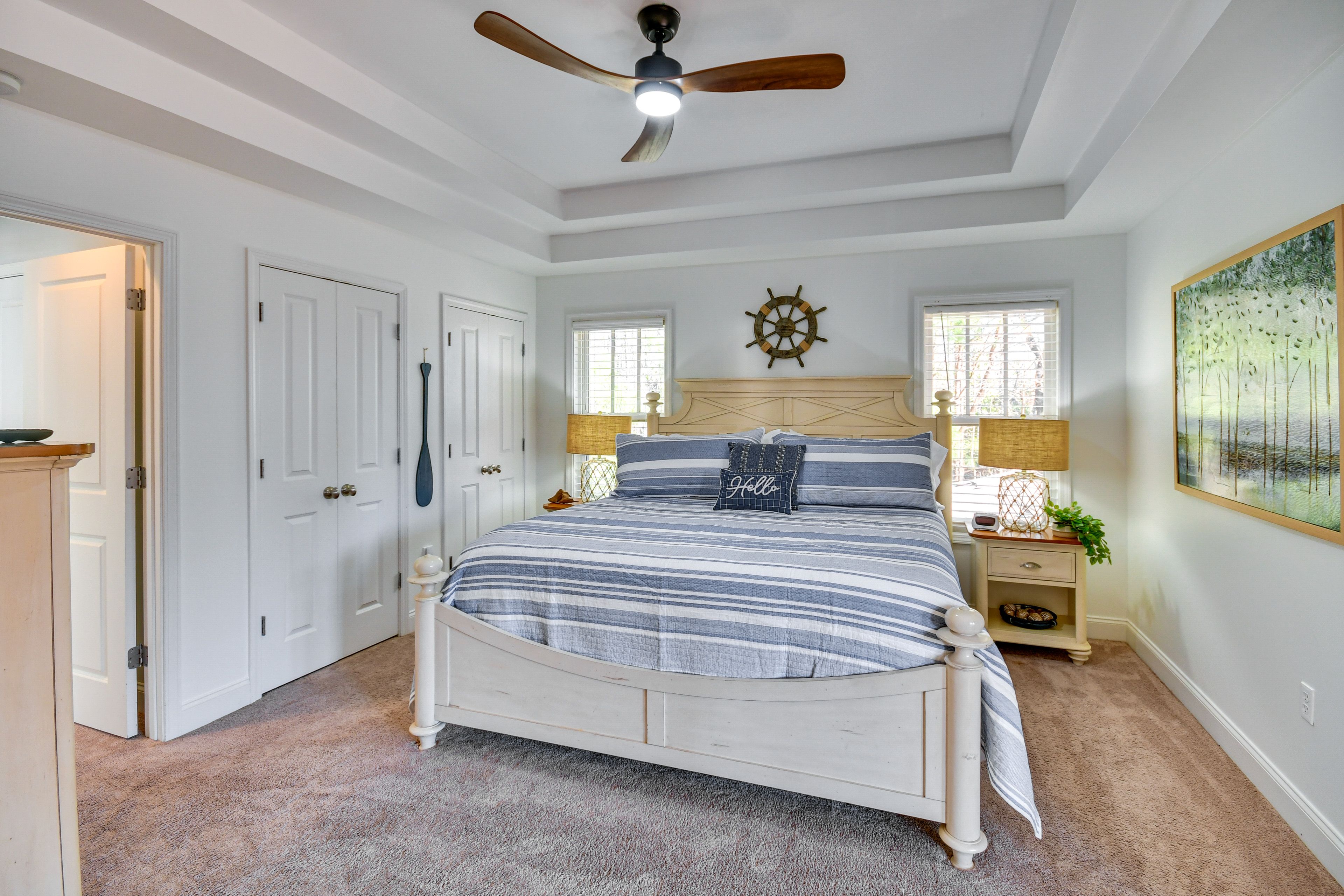 Bedroom 2 | 2nd Floor | King Bed | Flat-Screen TV | En-Suite Bathroom