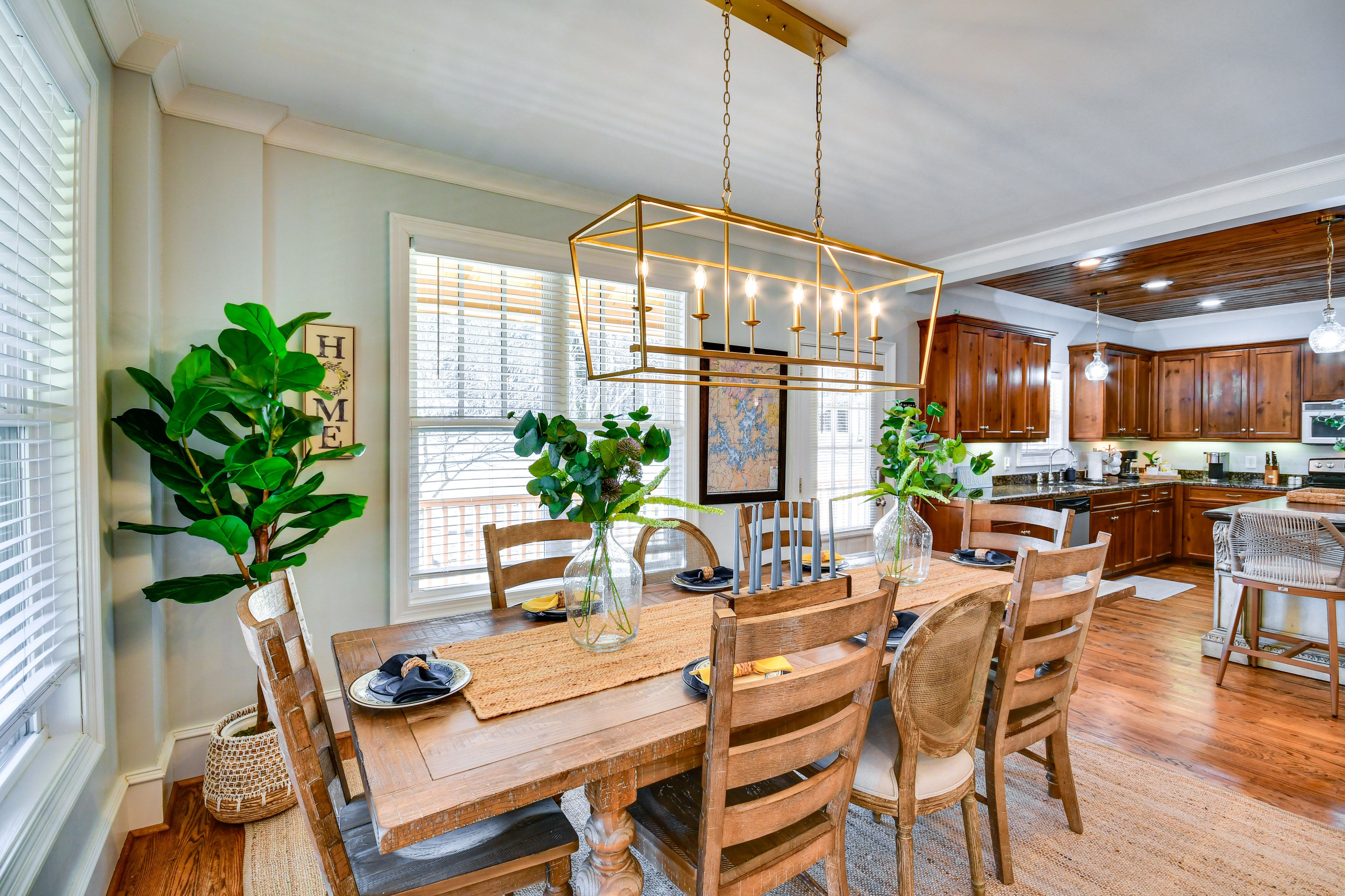 Dining Area | 1st Floor | 1,900 Sq Ft | Free WiFi | Central Heating & A/C