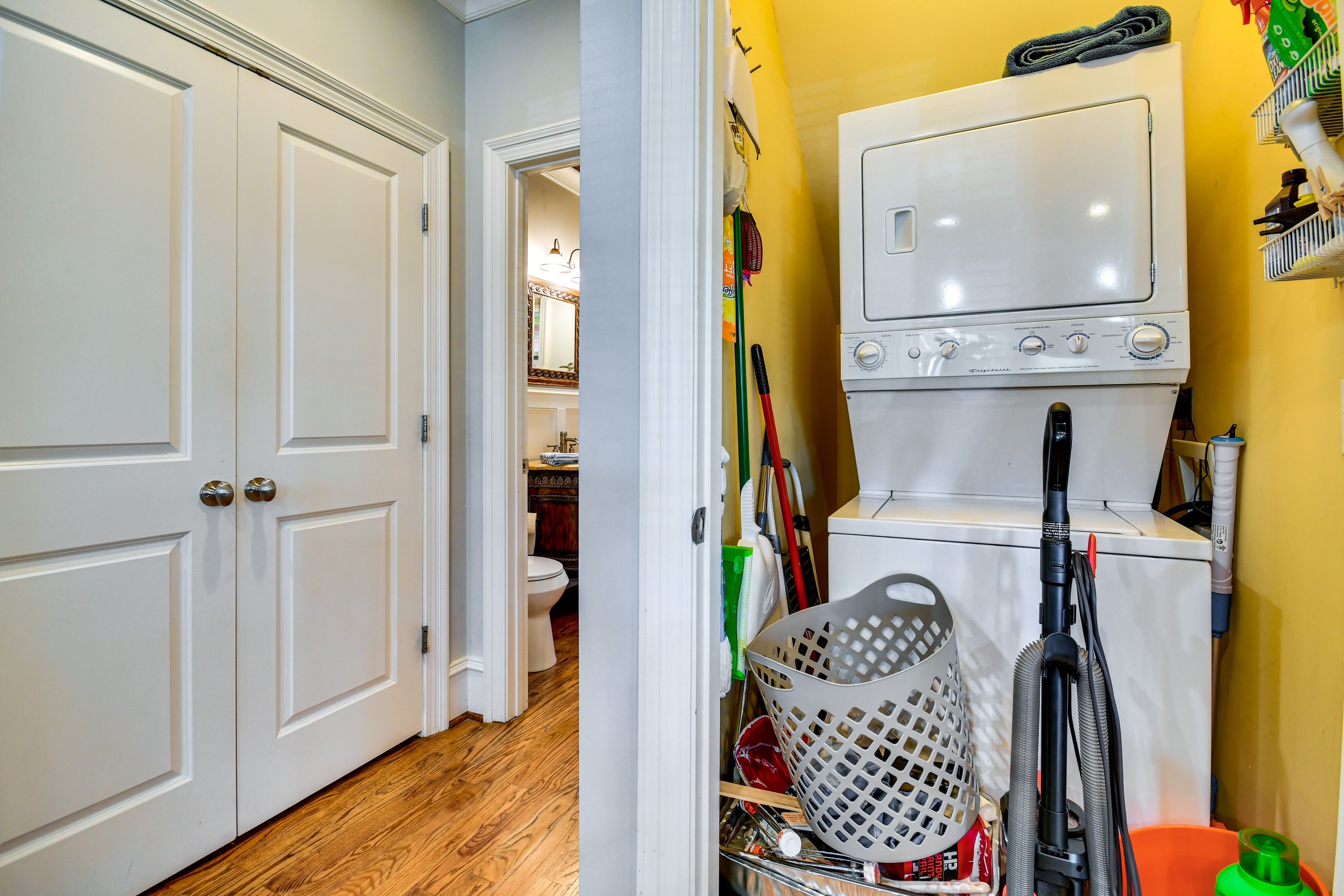 Laundry Area | 1st Floor | Washer/Dryer | Trash Bags/Paper Towels