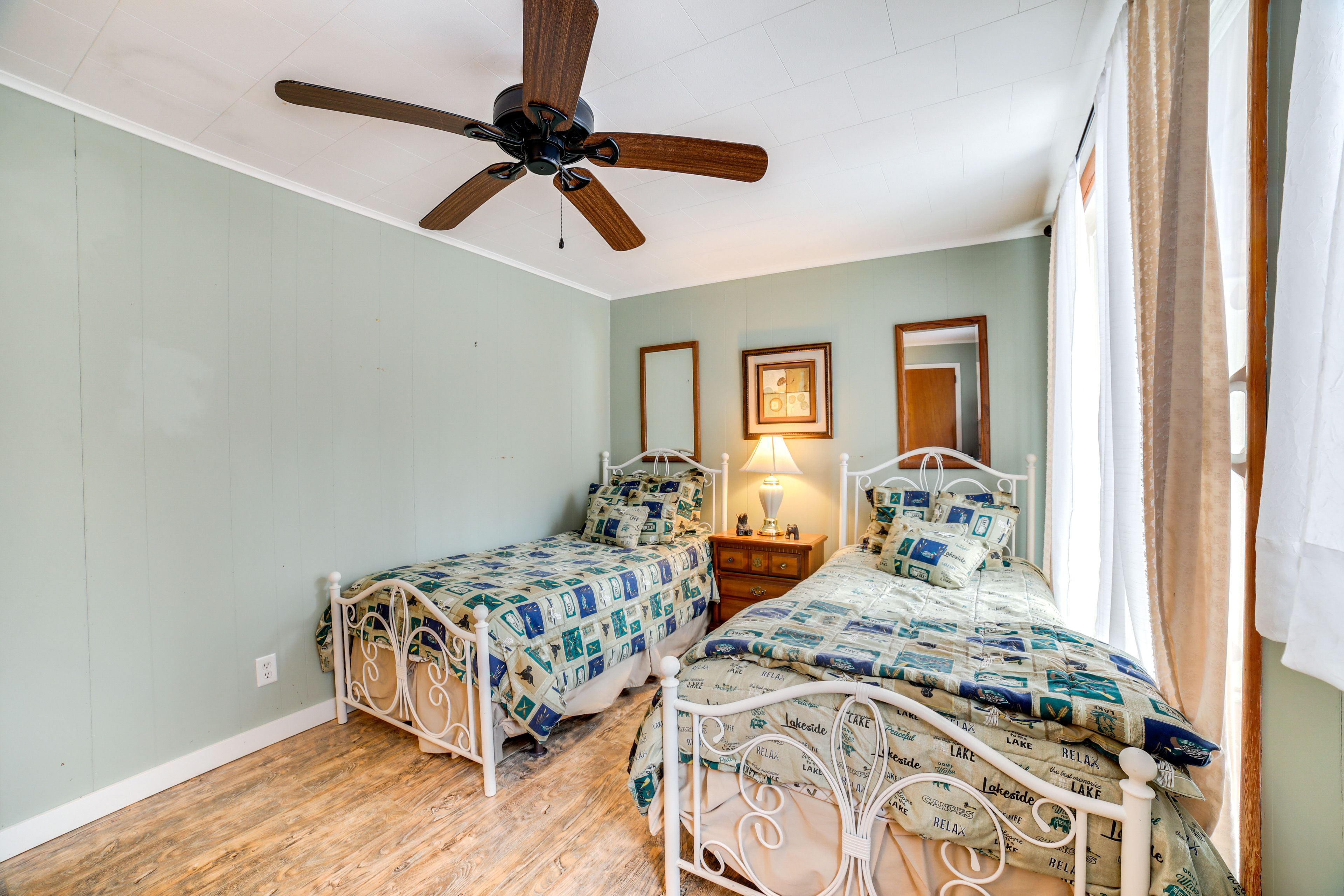 Bedroom 2 | 2 Twin Beds