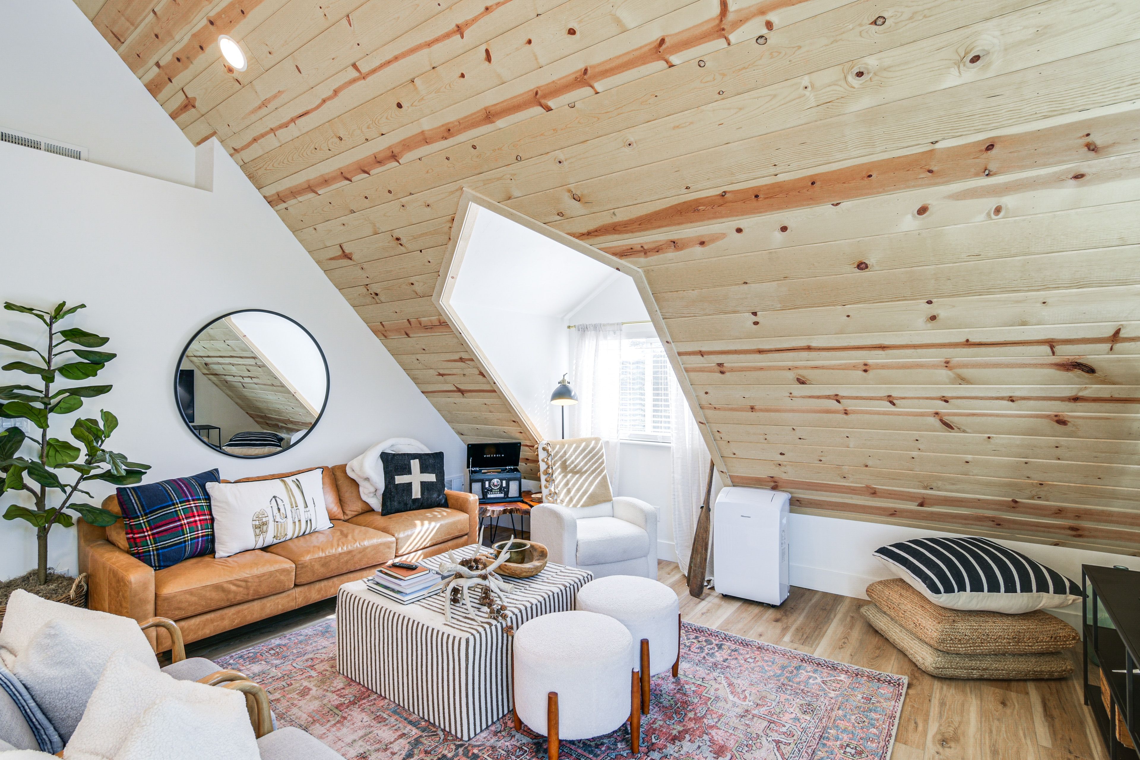 Living Room | Free WiFi | Board Games | 2nd Floor
