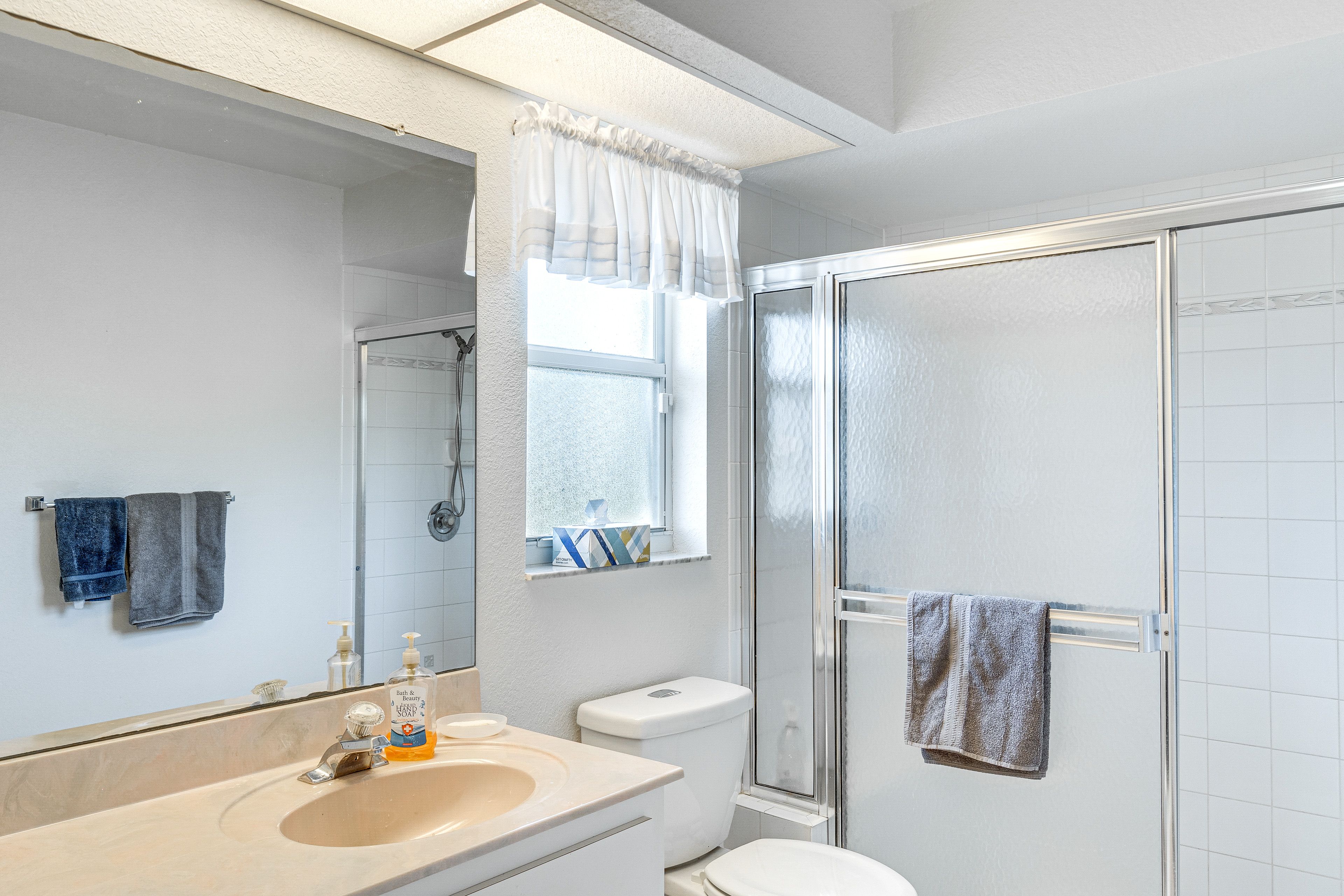 En-Suite Bathroom | Complimentary Toiletries