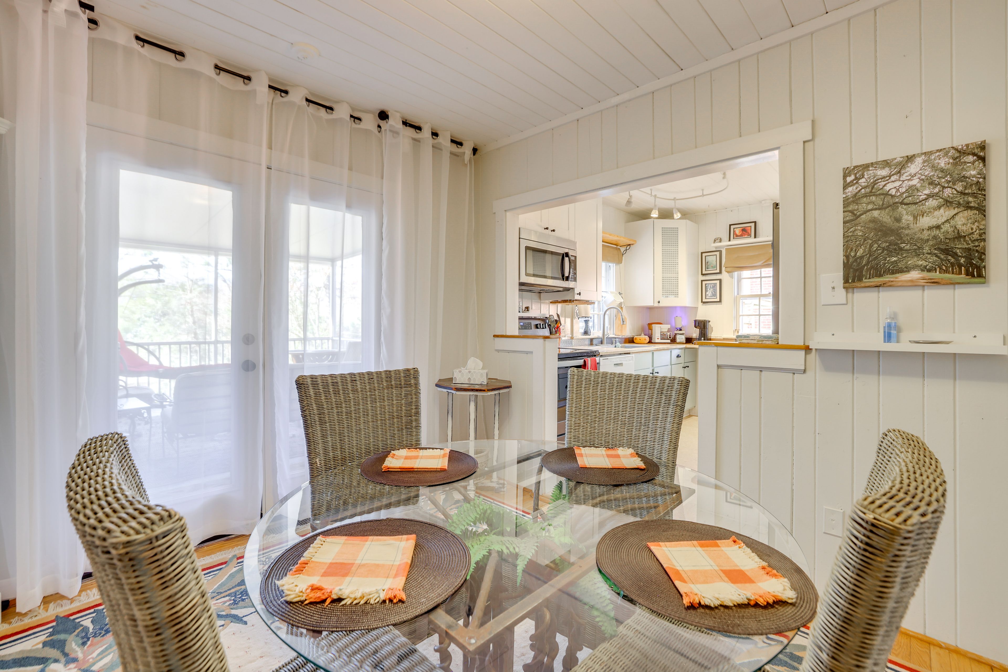 Dining Area | 1st Floor