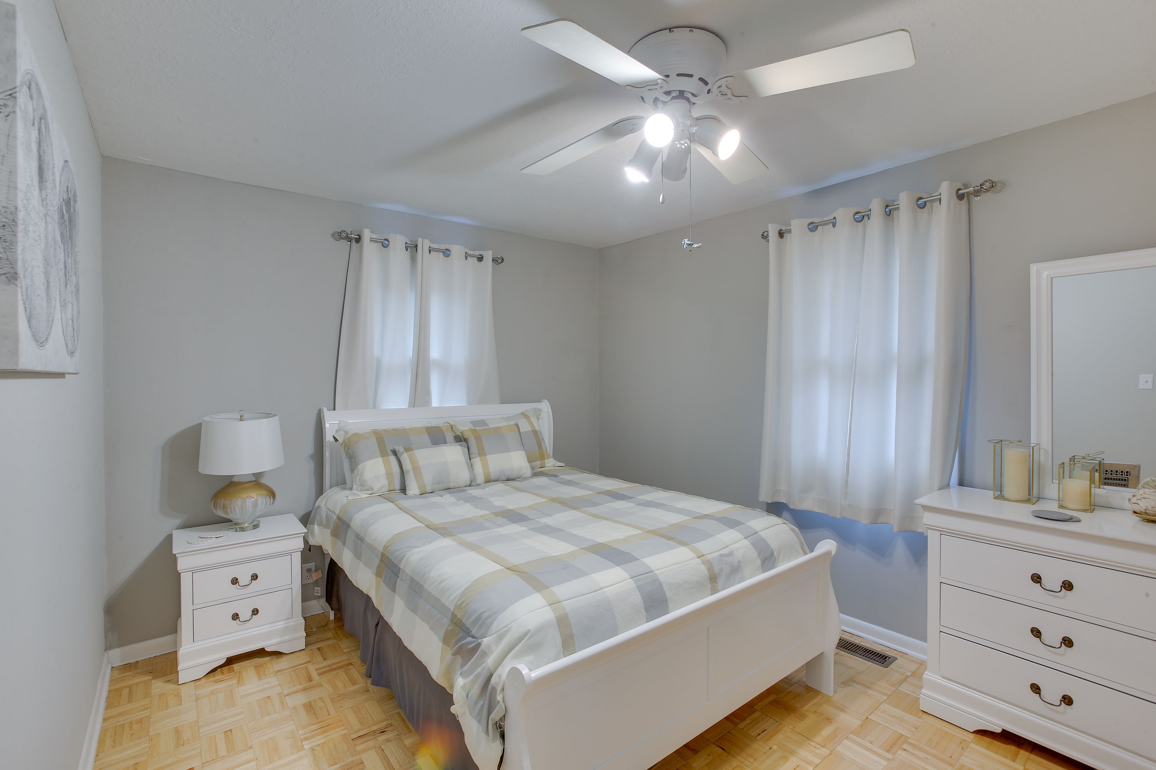 Bedroom 2 | 1st Floor | Queen Bed