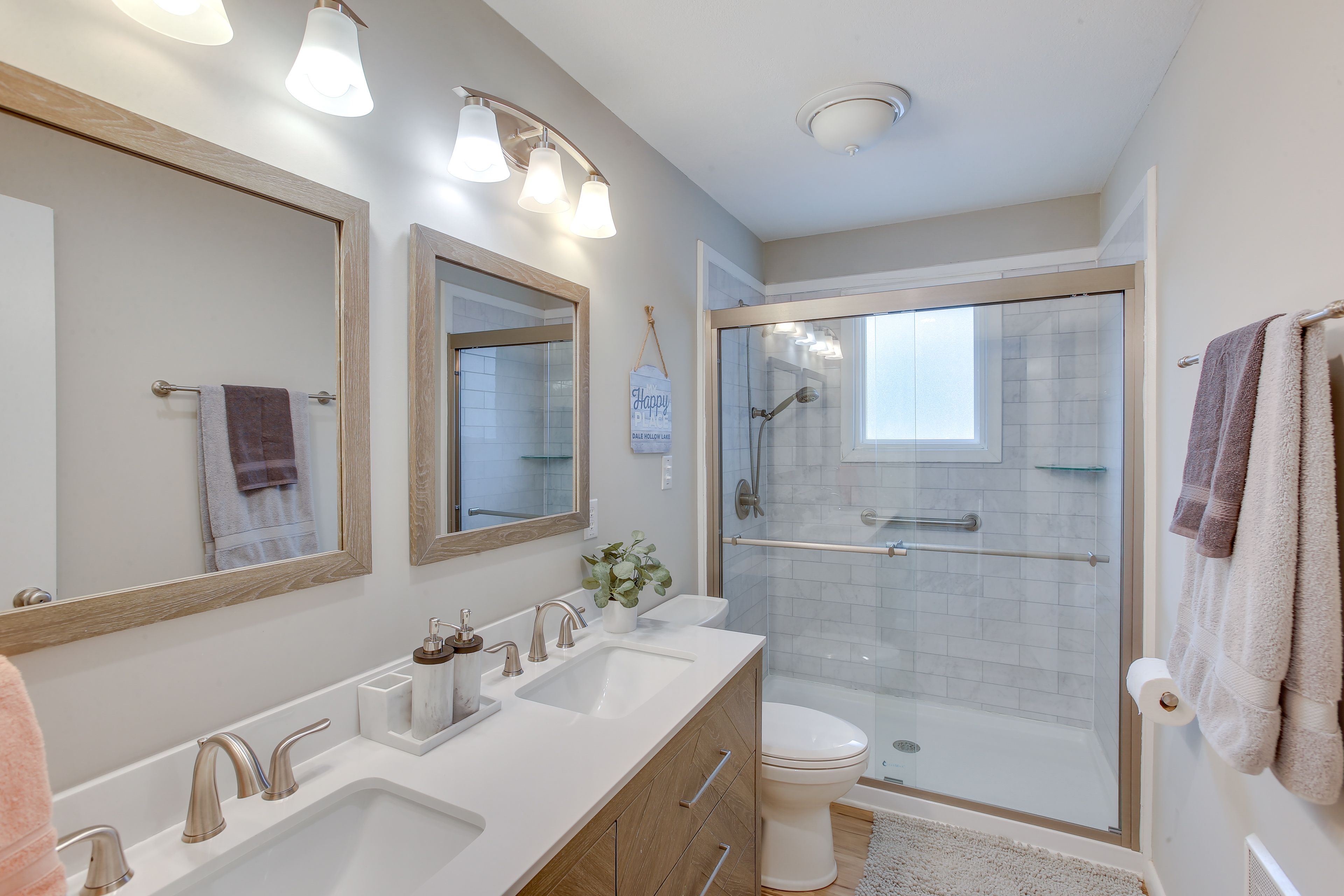 Full Bathroom | 1st Floor