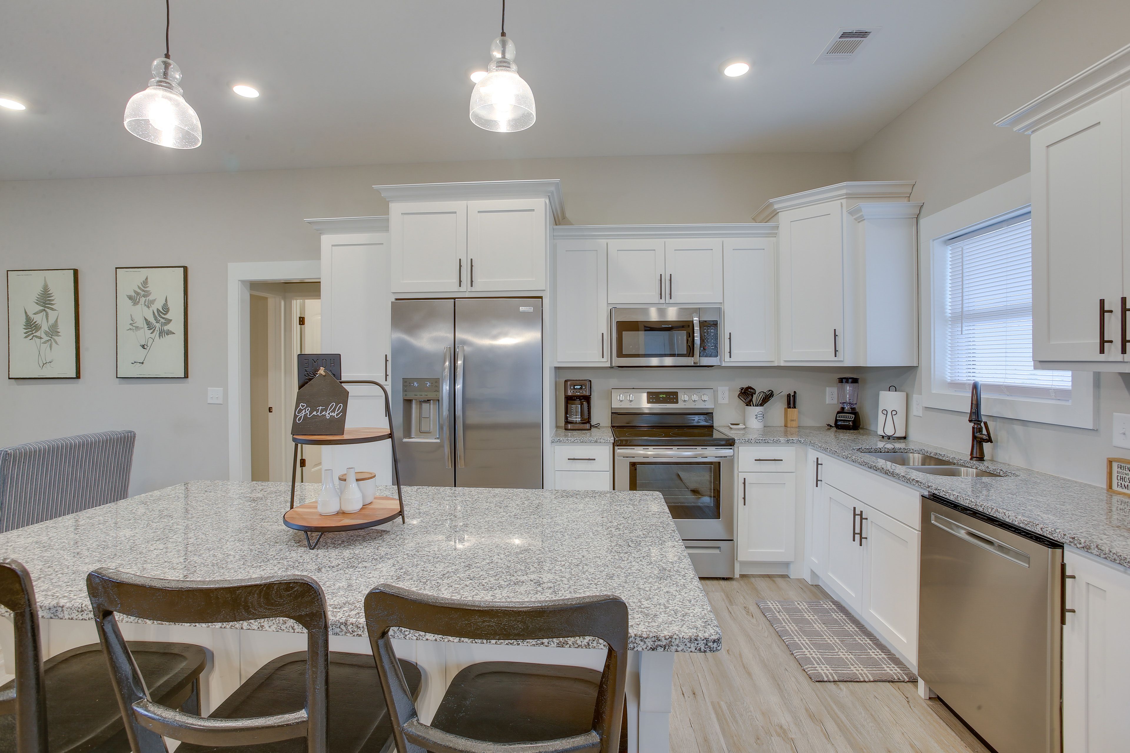 Kitchen | Trash Bags & Paper Towels