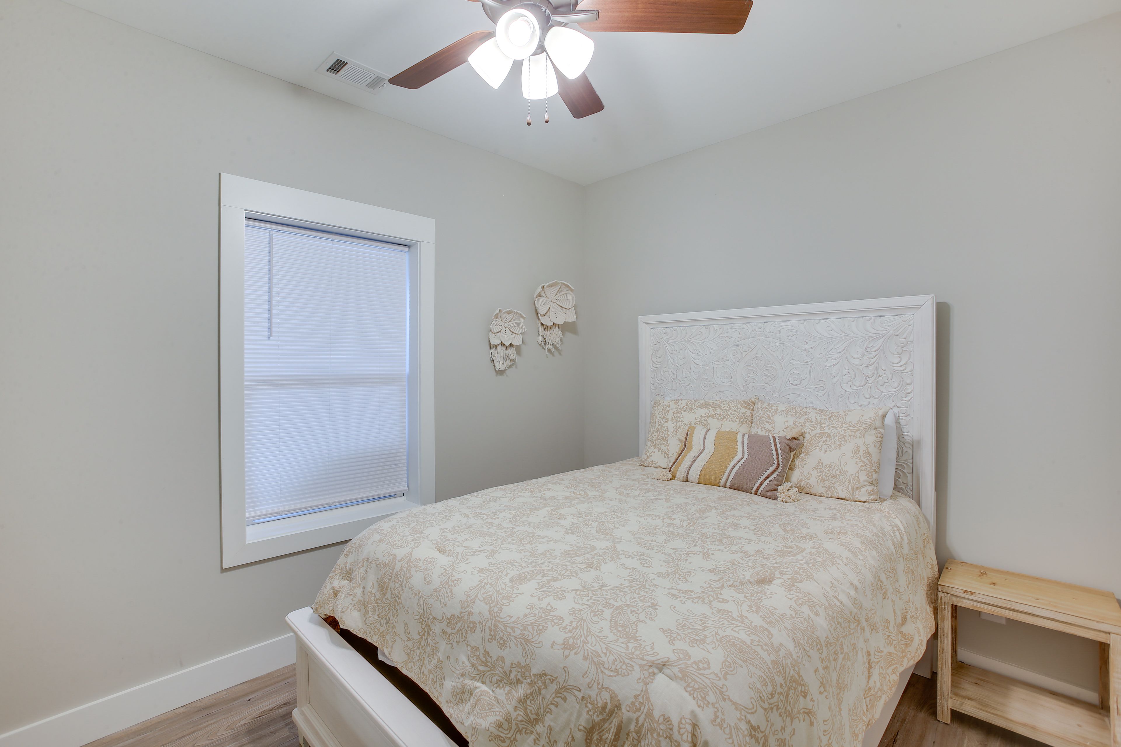 Bedroom 3 | Queen Bed
