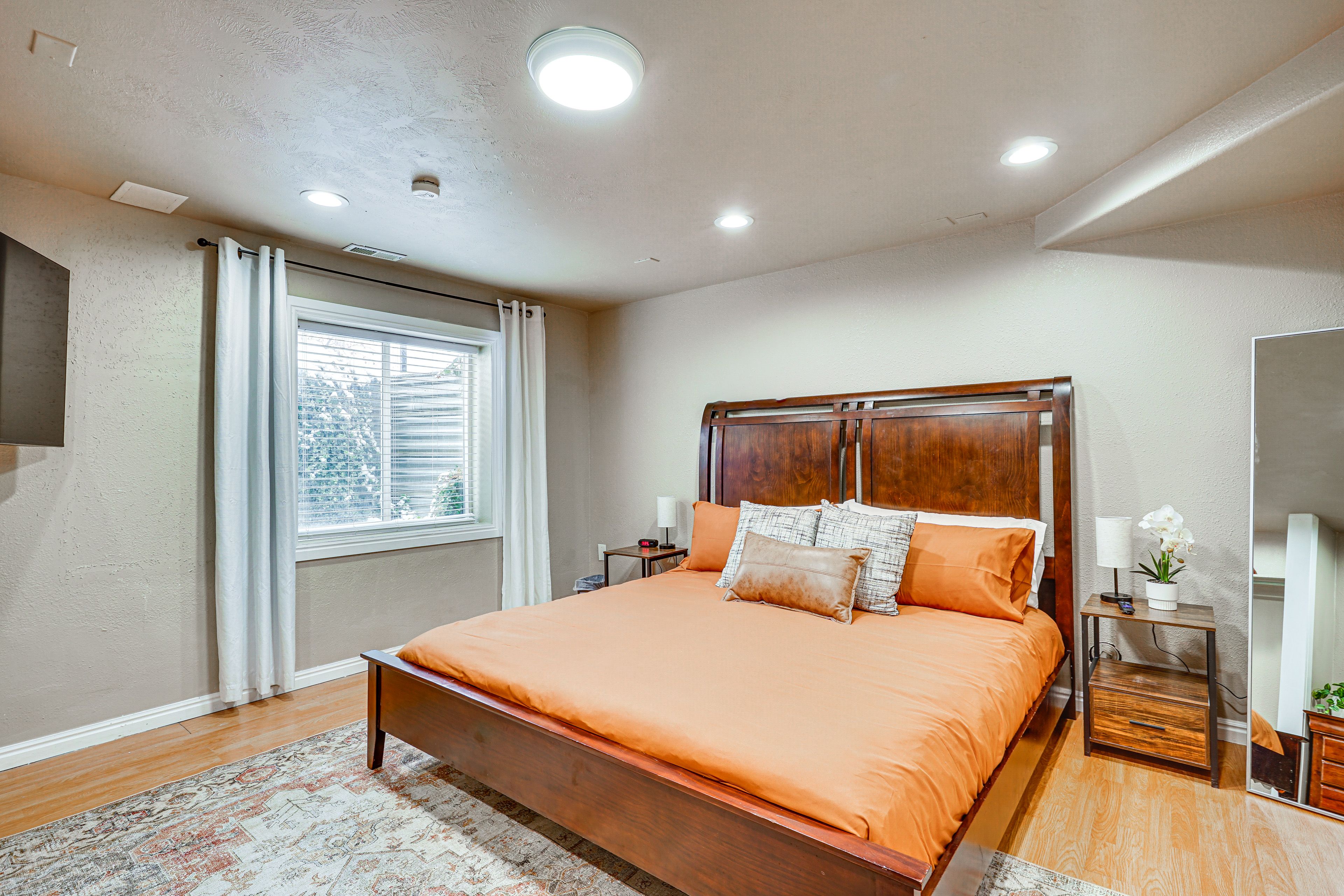 Bedroom 1 | King Bed | Flat-Screen TV