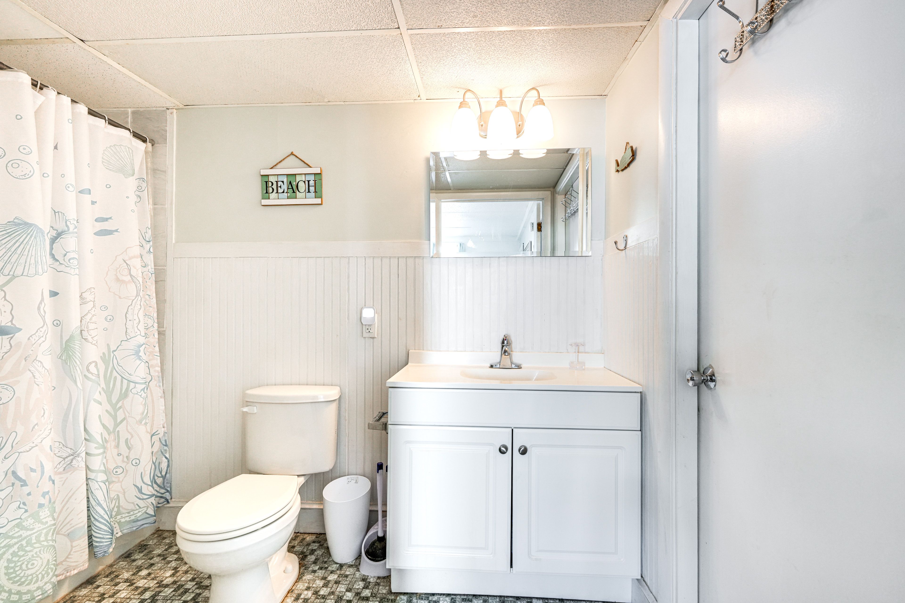 Full Bathroom