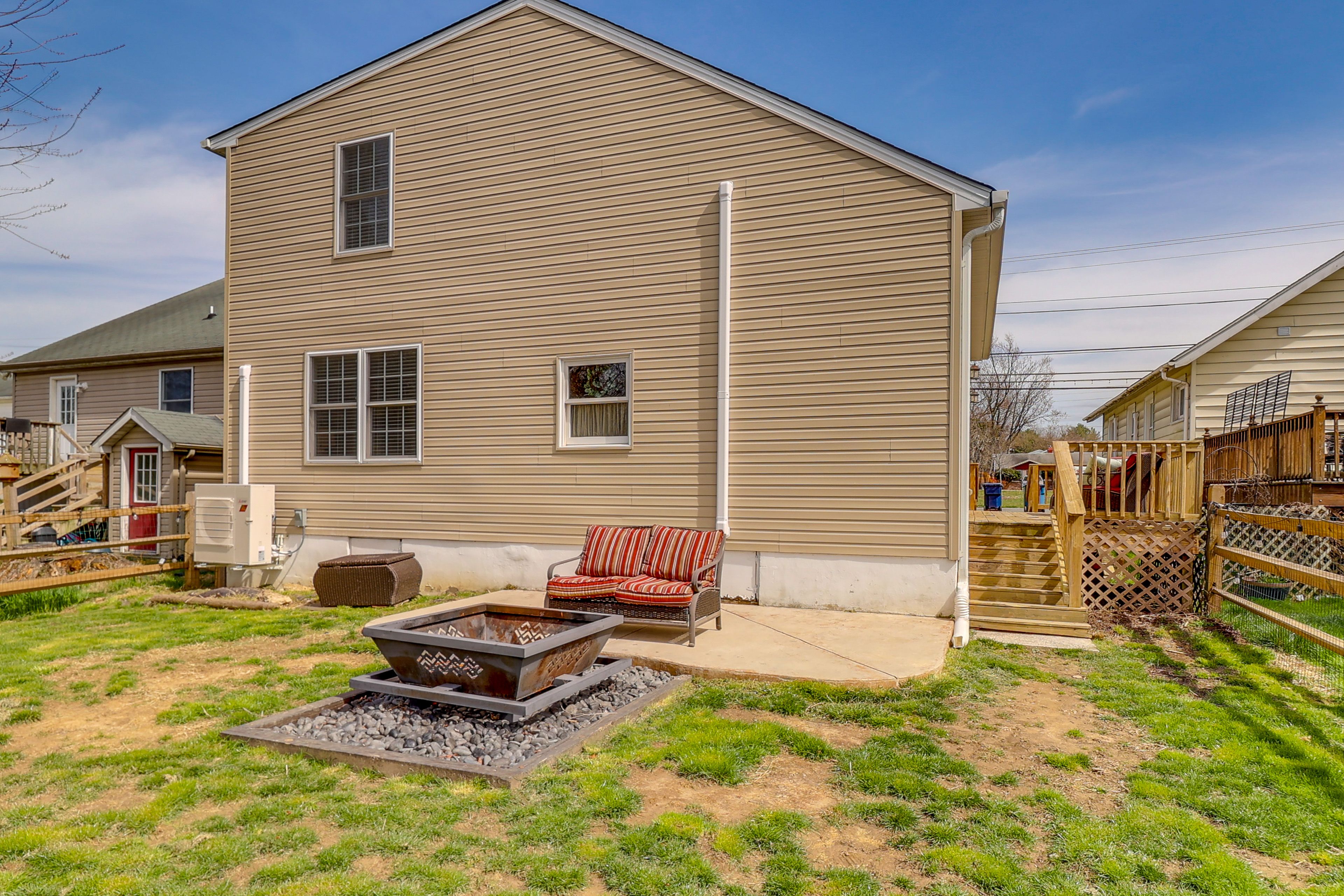 Fenced Yard | Patio | Fire Pit