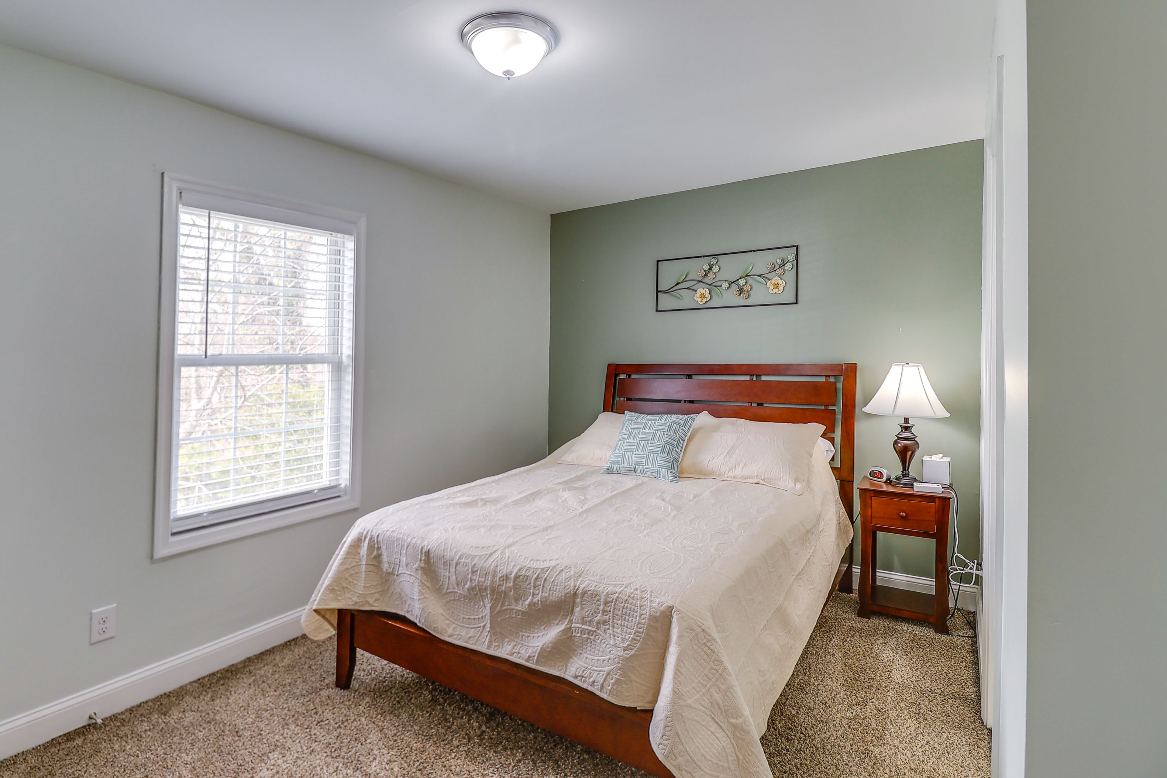 Bedroom 4 | Queen Bed | 2nd Floor