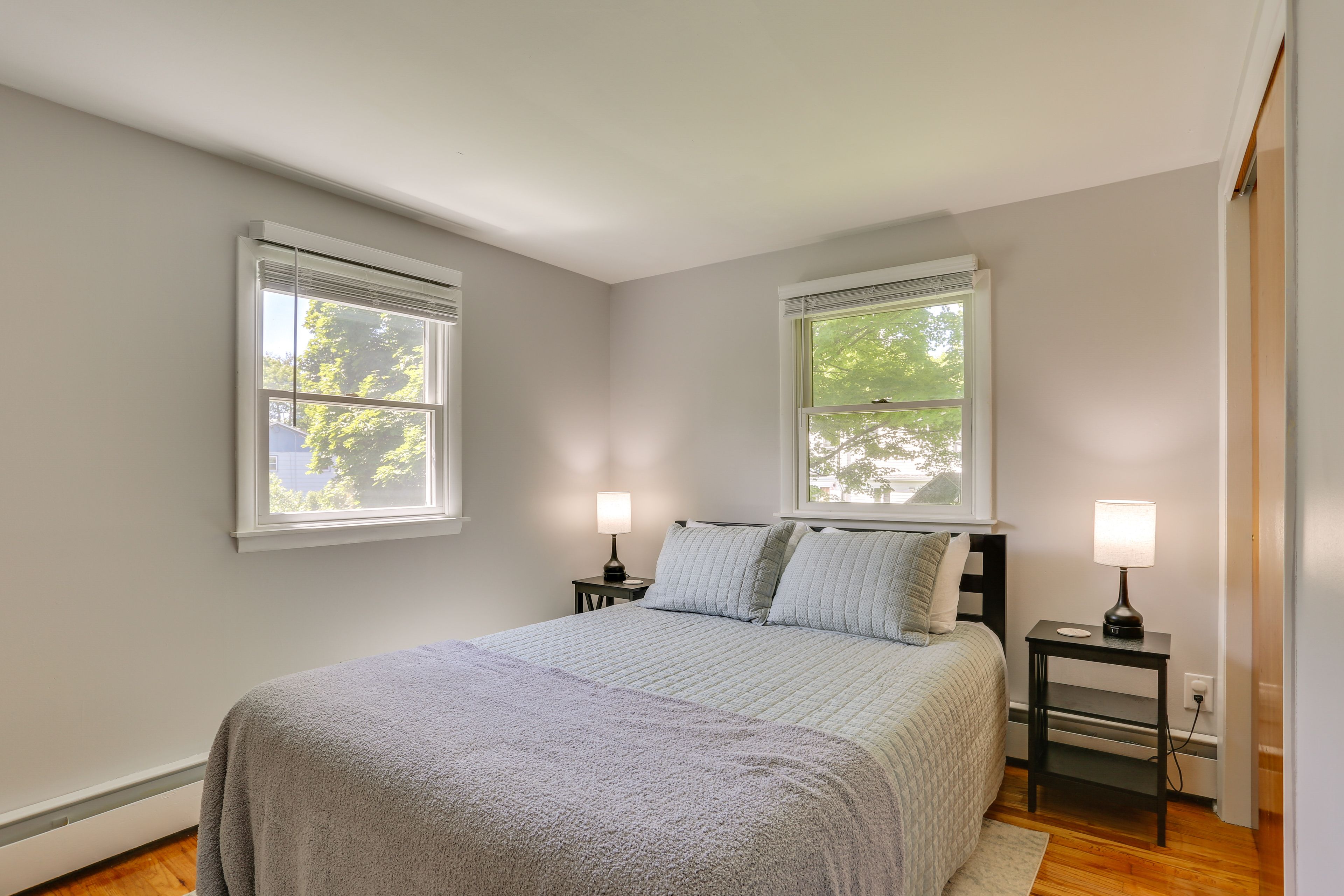 Bedroom 2 | Upper Level | Queen Bed | Smart TV