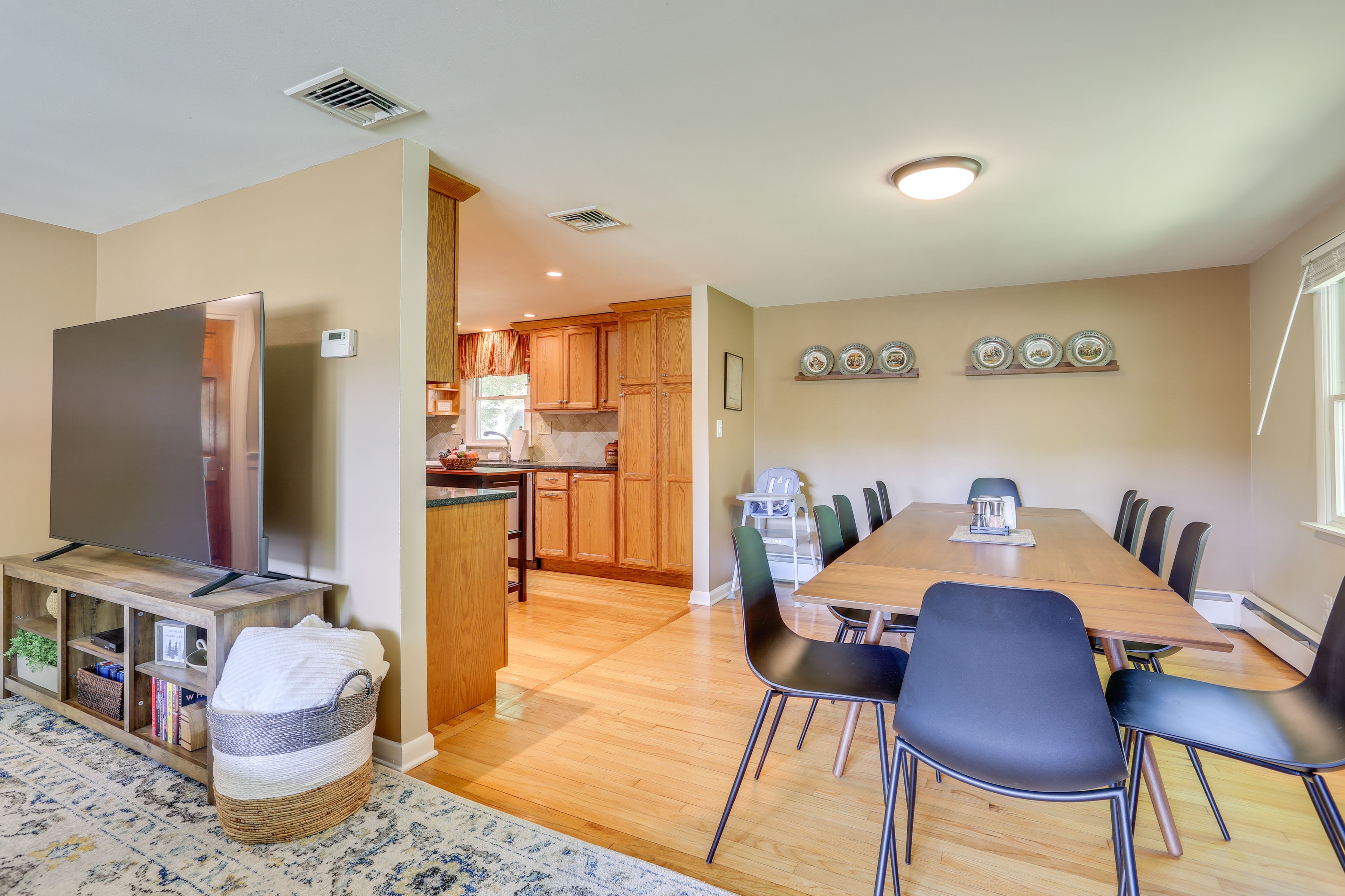 Dining Area | Main Level | High Chair