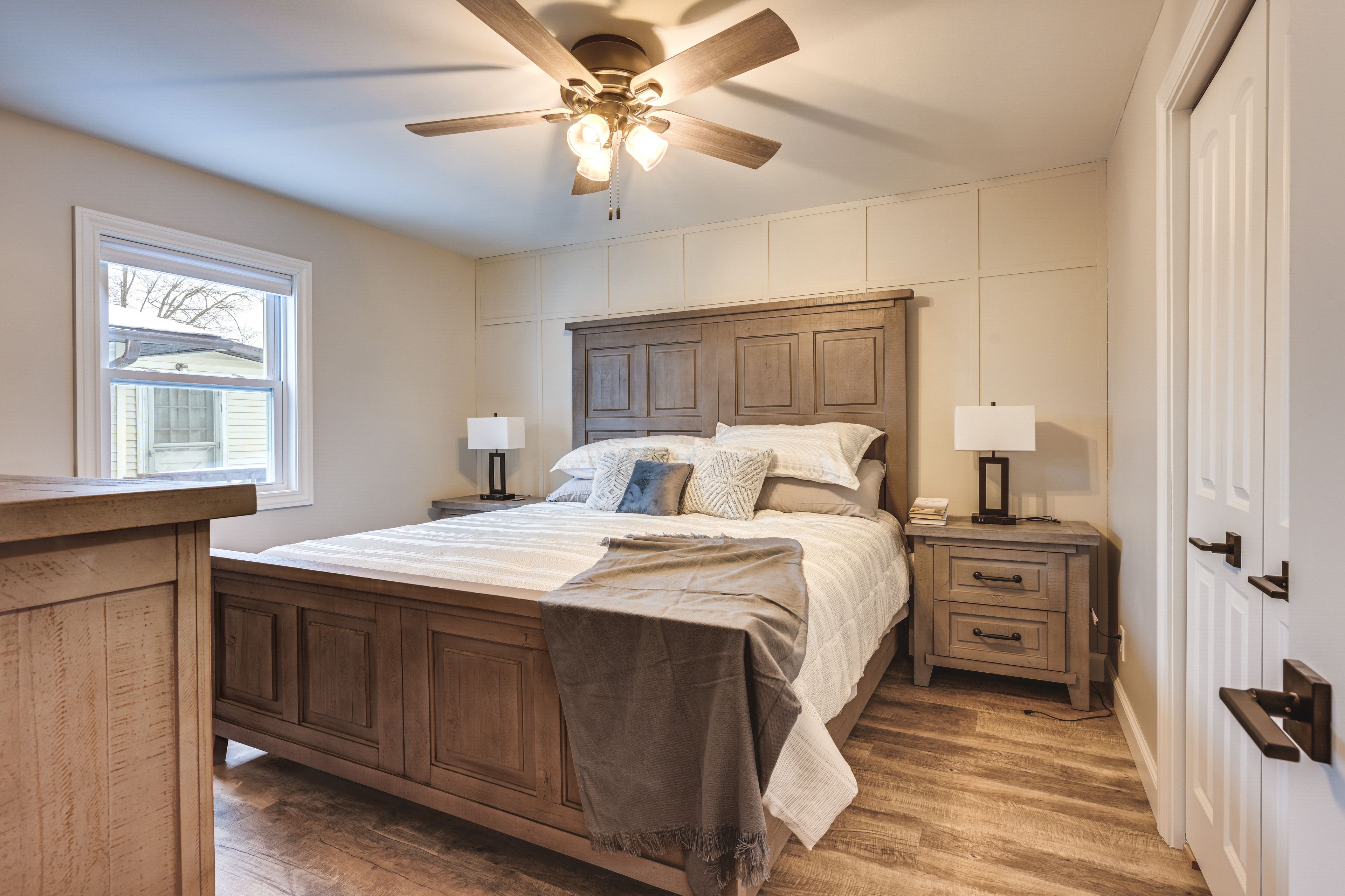 Bedroom 1 | King Bed | Linens Provided