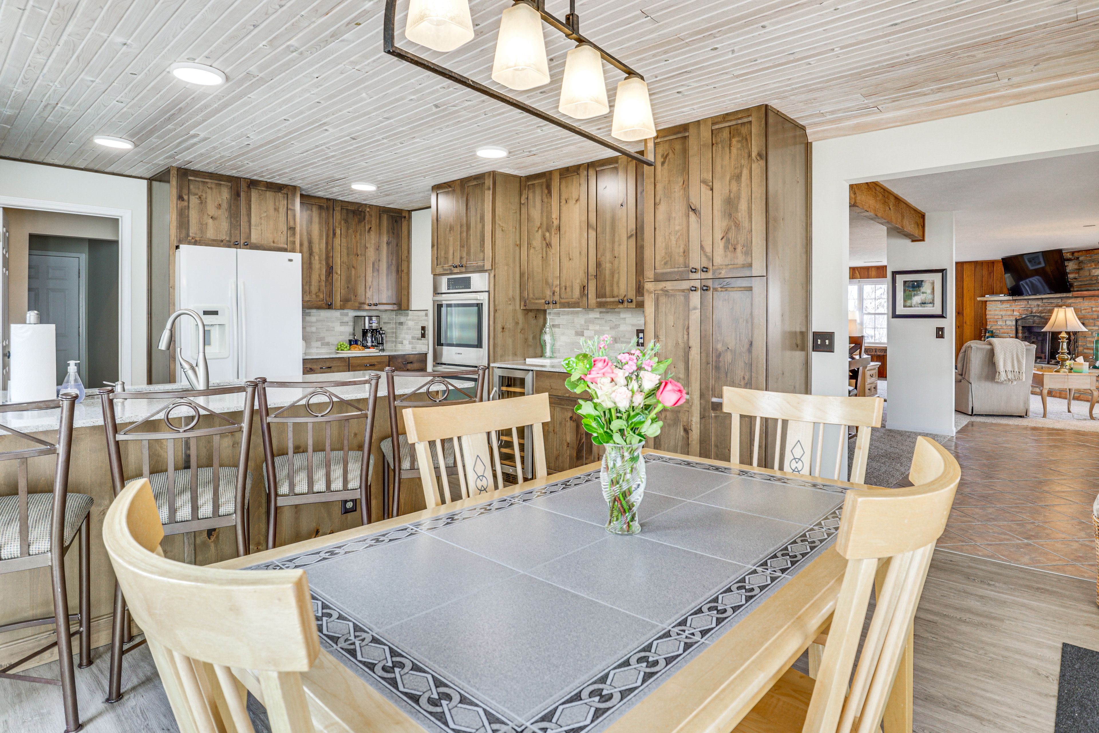 Breakfast Nook | 1st Floor