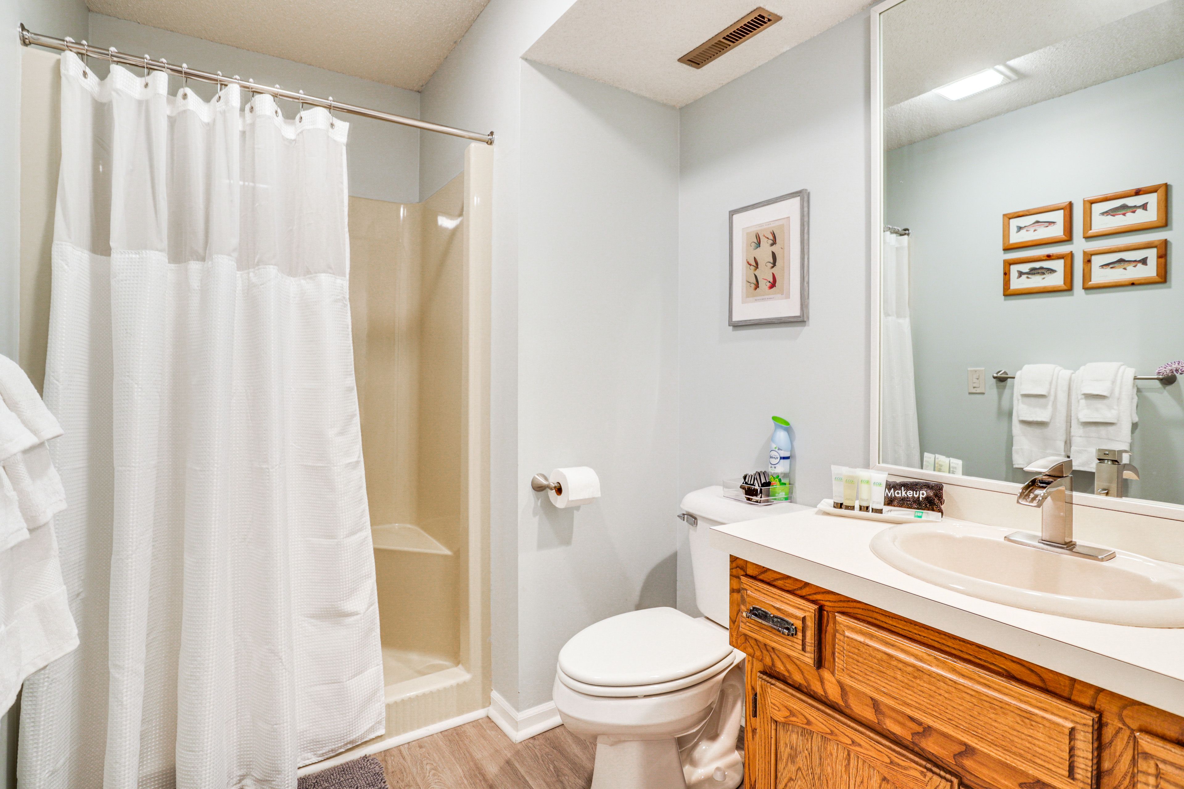 Full Bathroom | 1st Floor