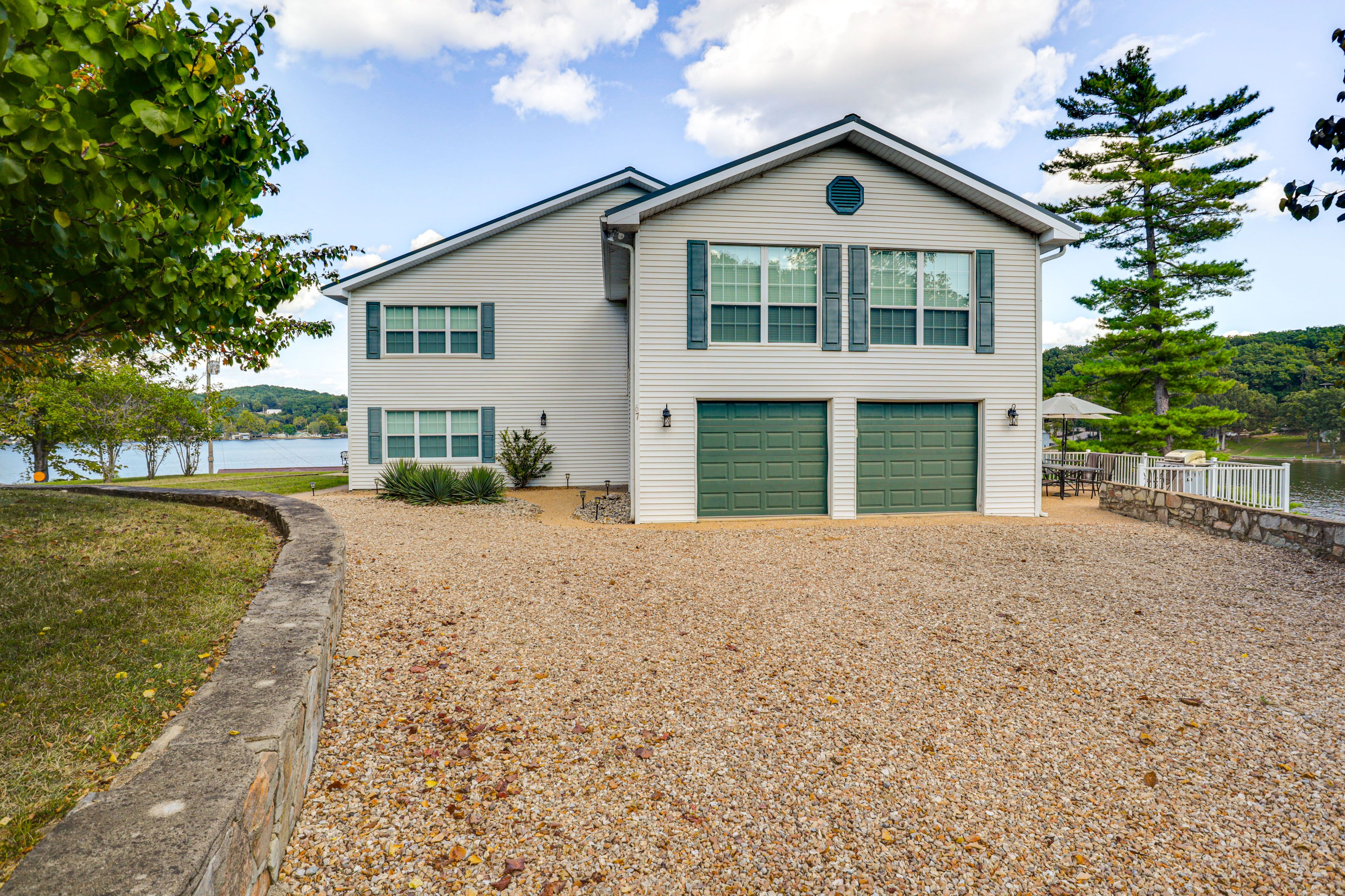 Parking | Driveway (8 Vehicles) | Trailer/Boat Parking Allowed On-Site
