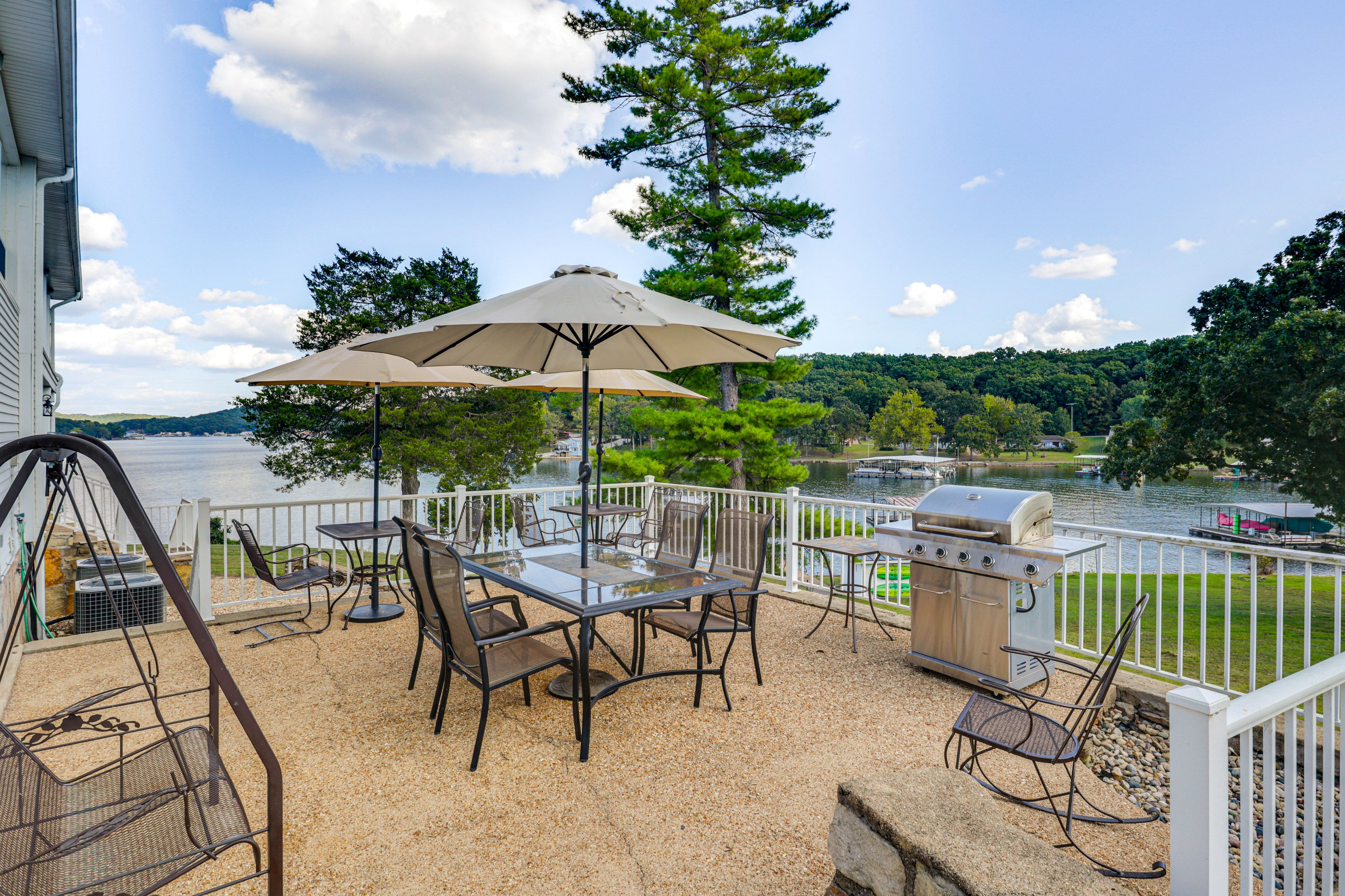 Patio | Gas/Charcoal Grills | Outdoor Dining Areas | Lake Views