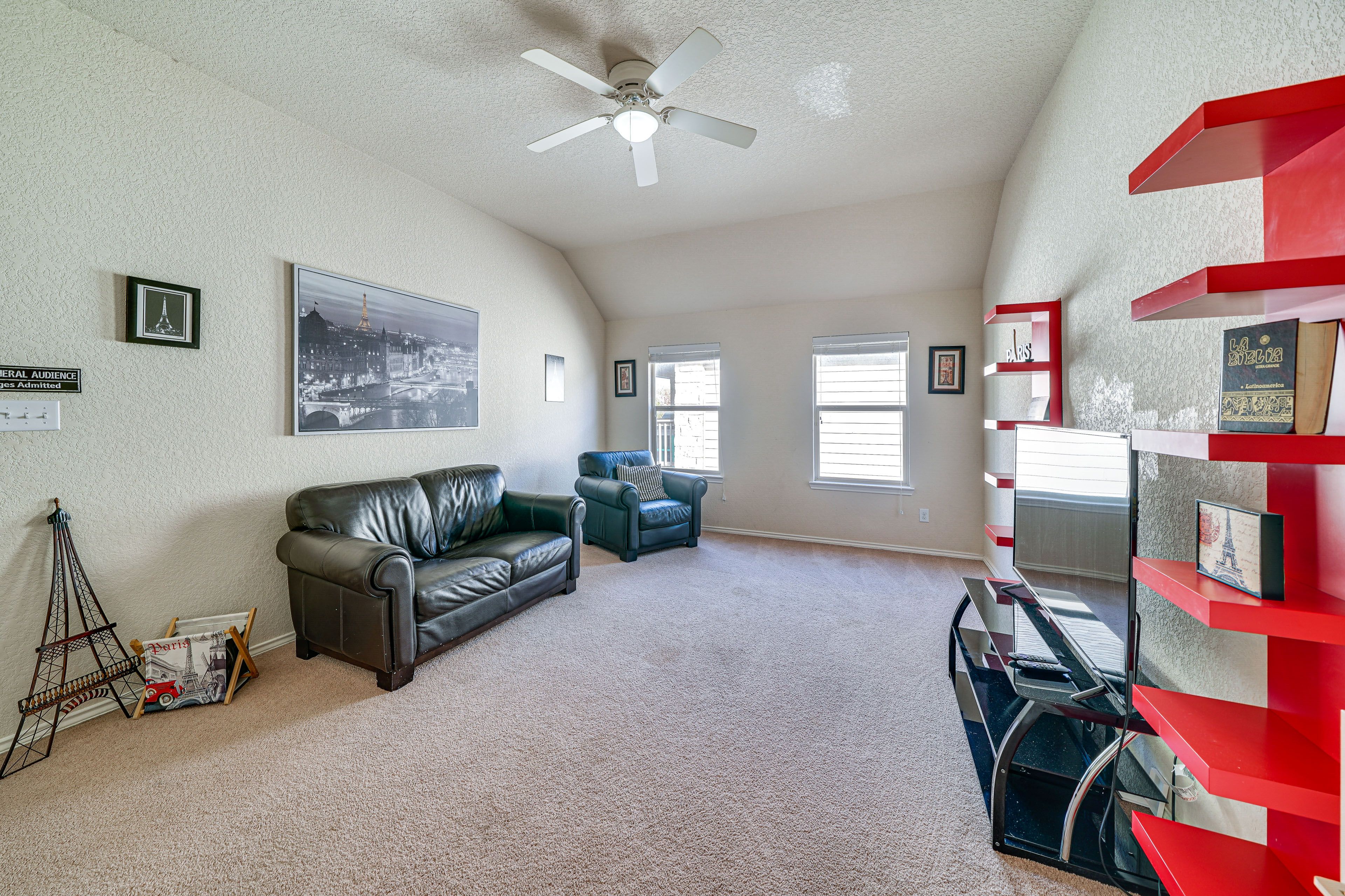 Family Room | Flat-Screen TV | 2nd Floor