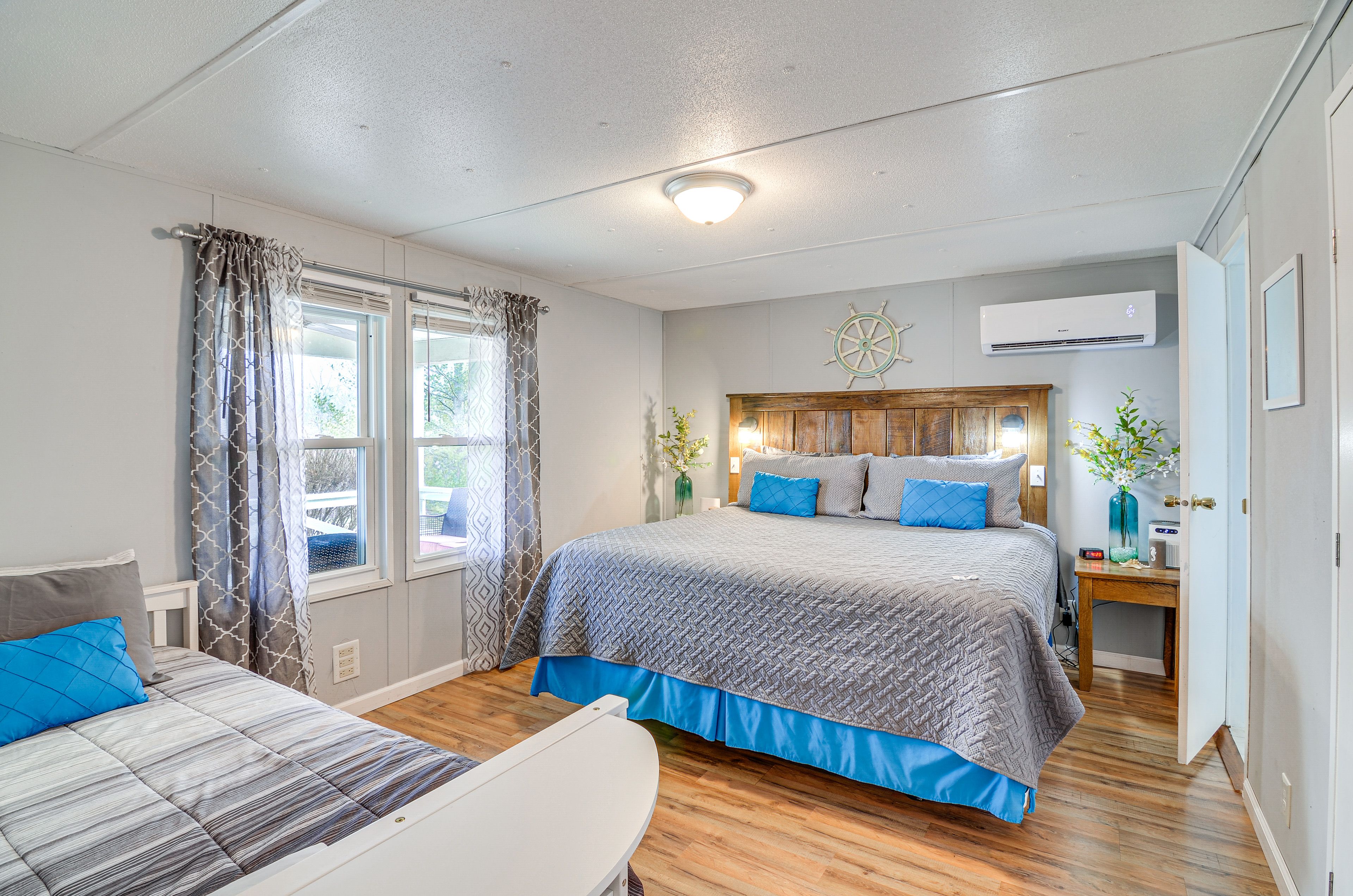 Bedroom 1 | King Bed | Twin Daybed w/ Twin Trundle