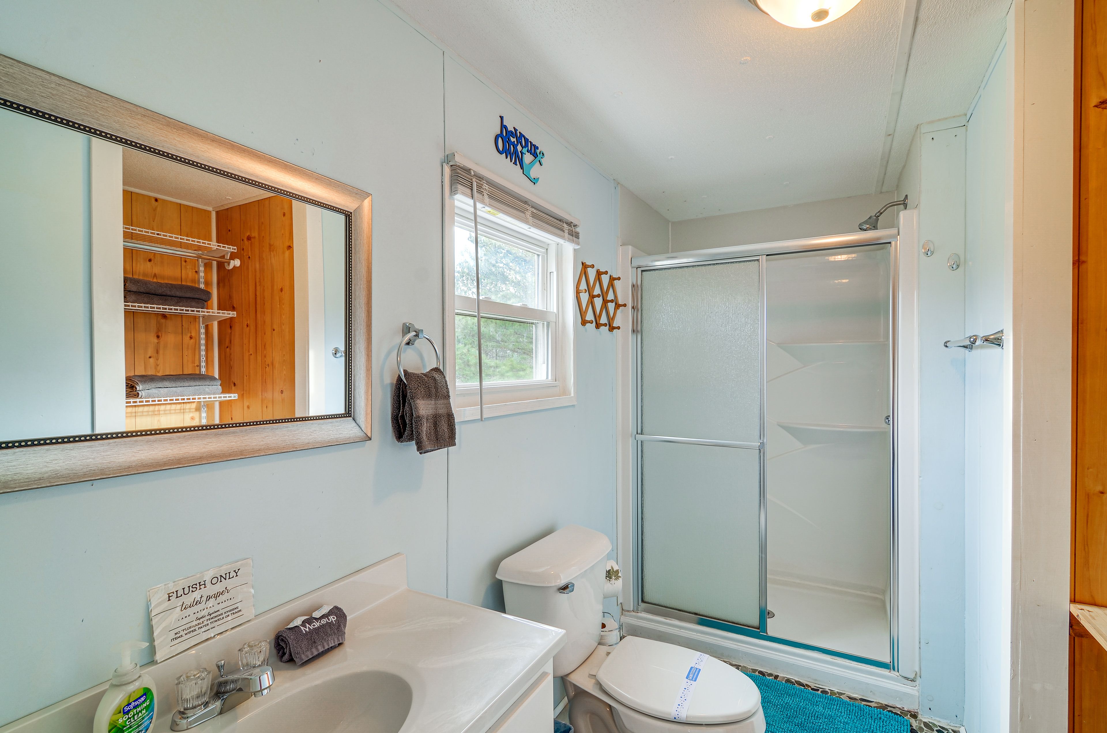 Full Bathroom | Complimentary Toiletries