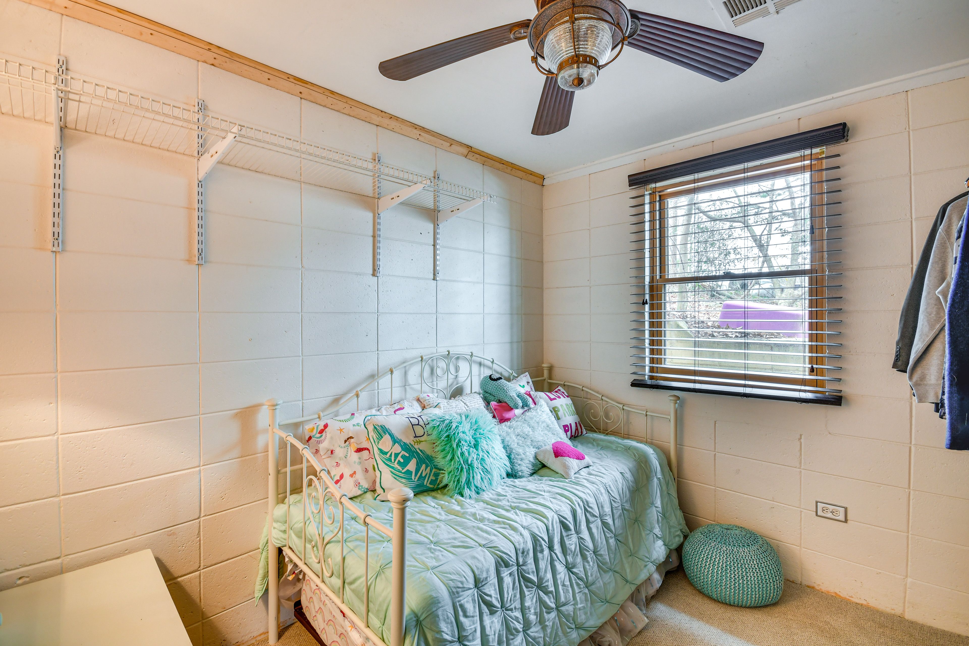 Bedroom 4 | Twin Daybed w/ Twin Trundle