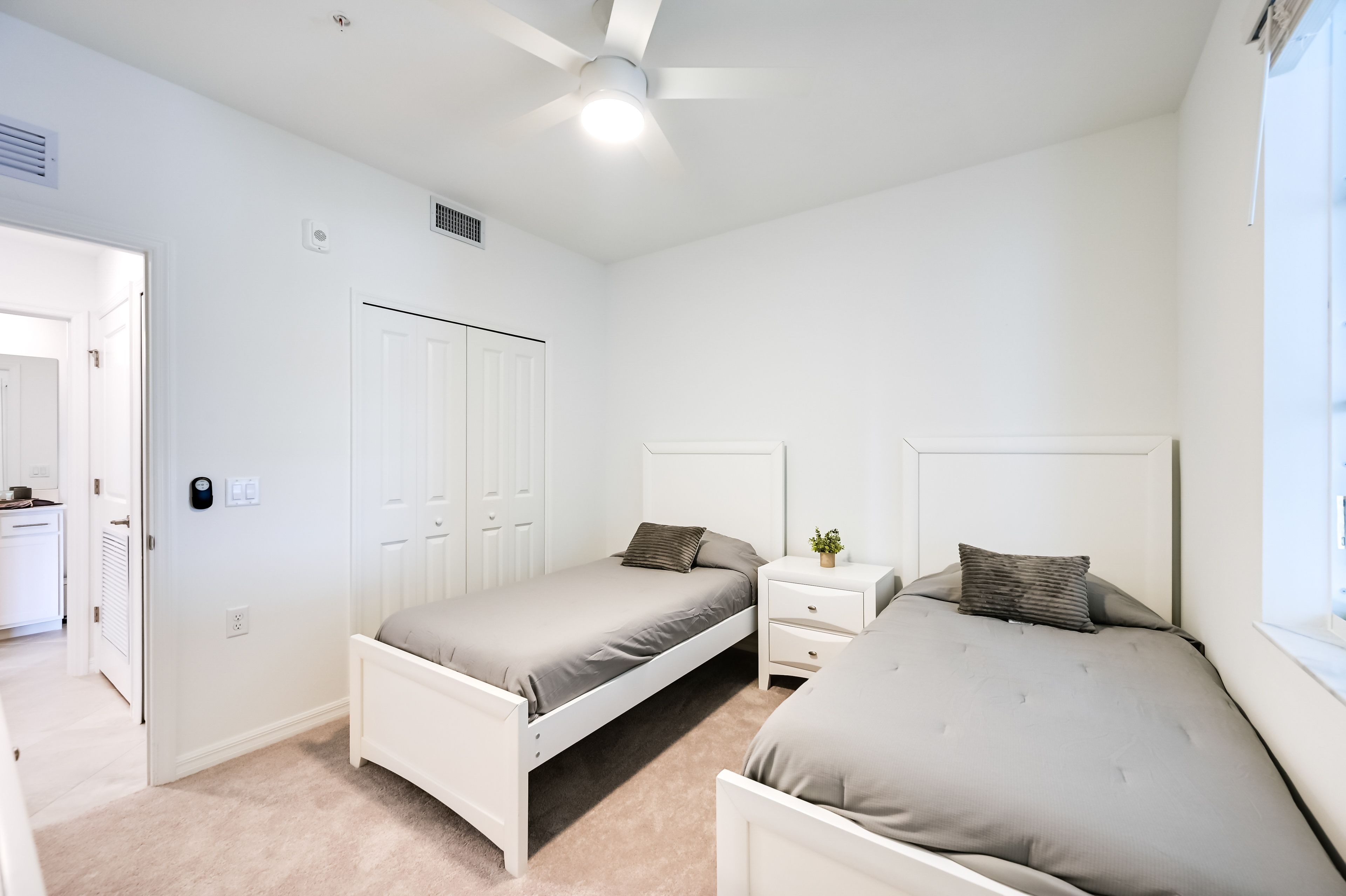 Bedroom 2 | 2 Twin Beds