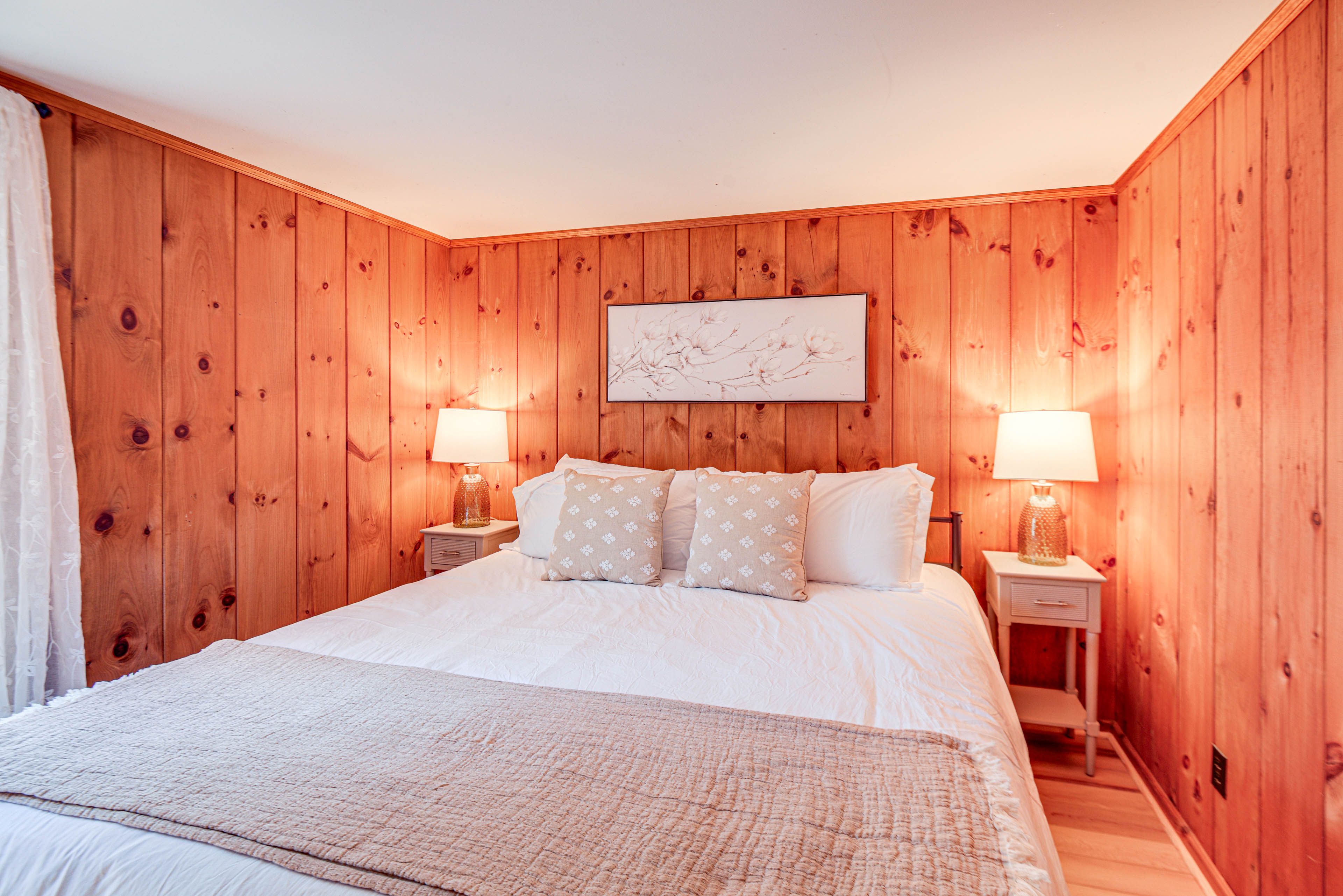 Bedroom 1 | King Bed | Linens Provided