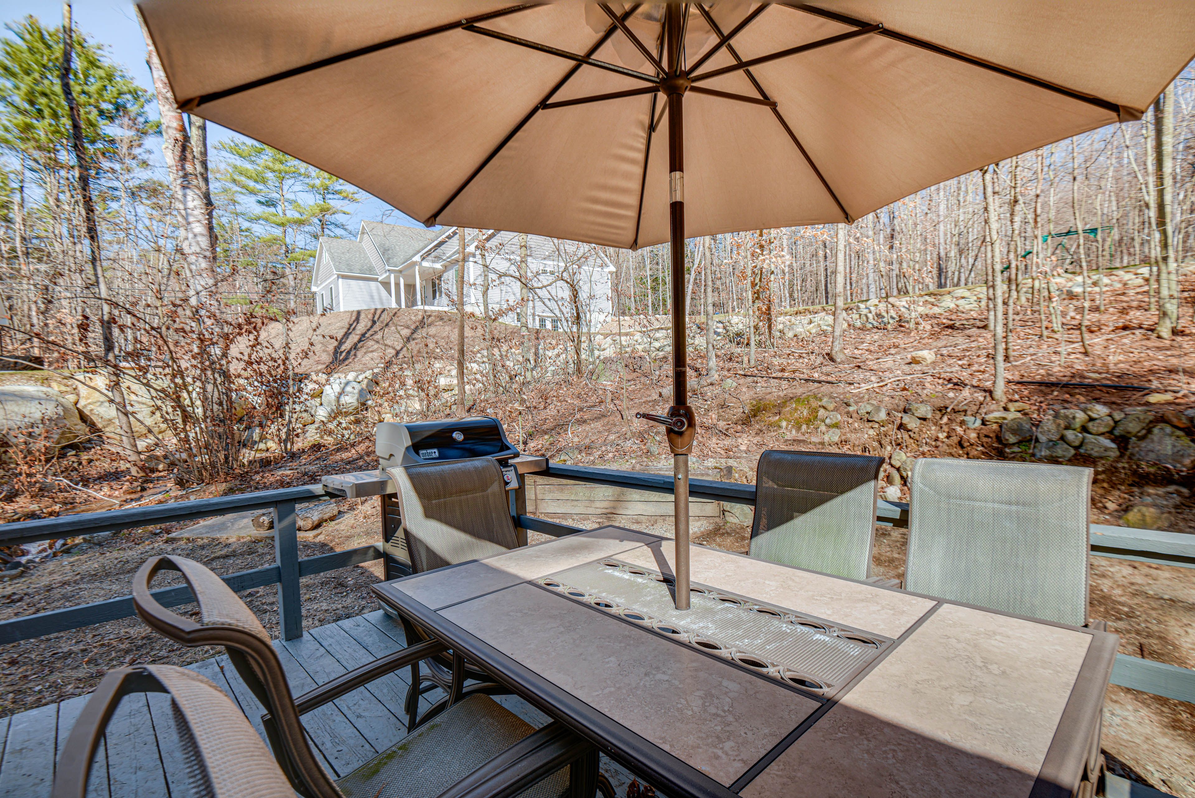 Deck | Dining Area | Gas Grill