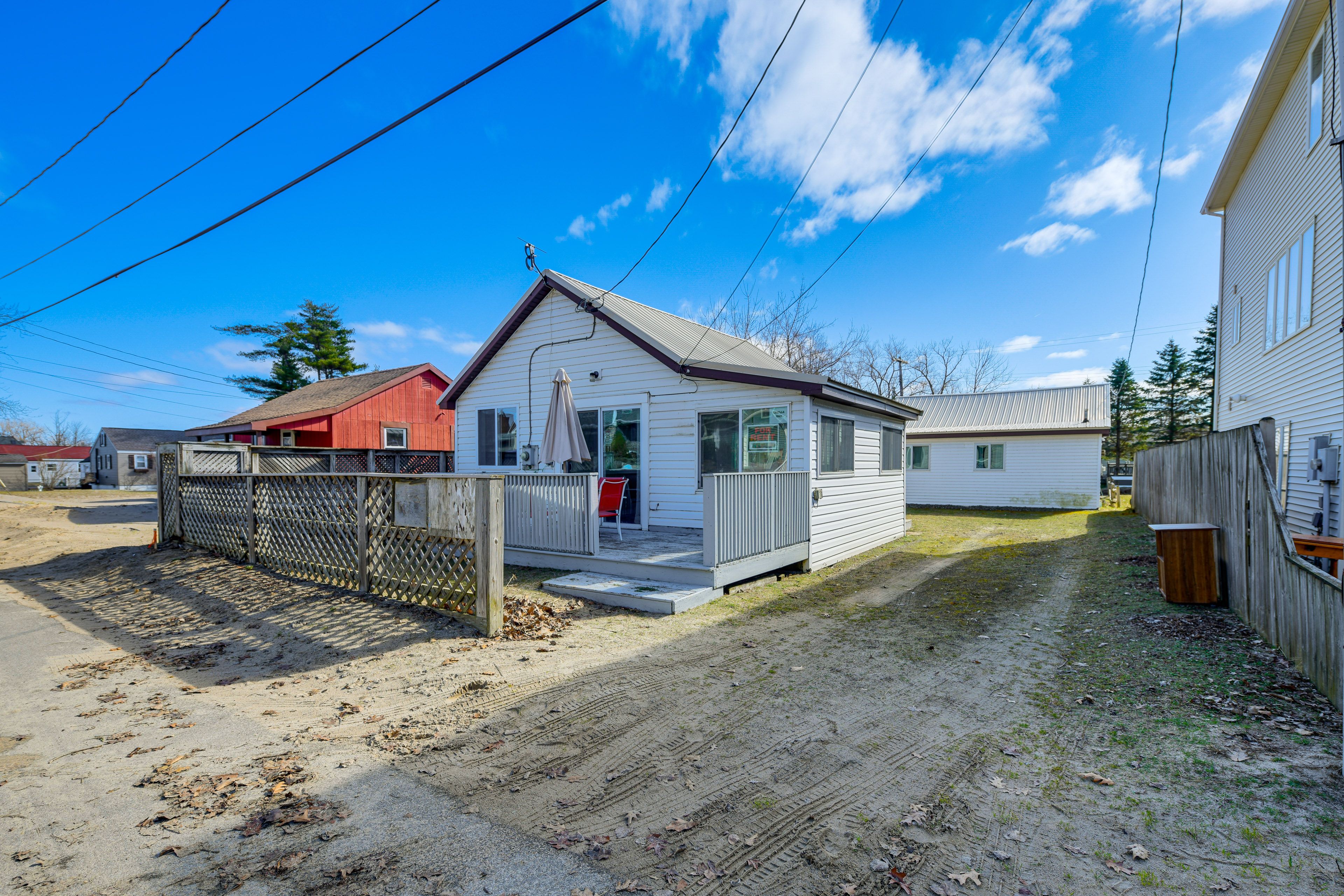 Exterior | Single-Story Cottage | Central Heating | Window A/C | Free WiFi