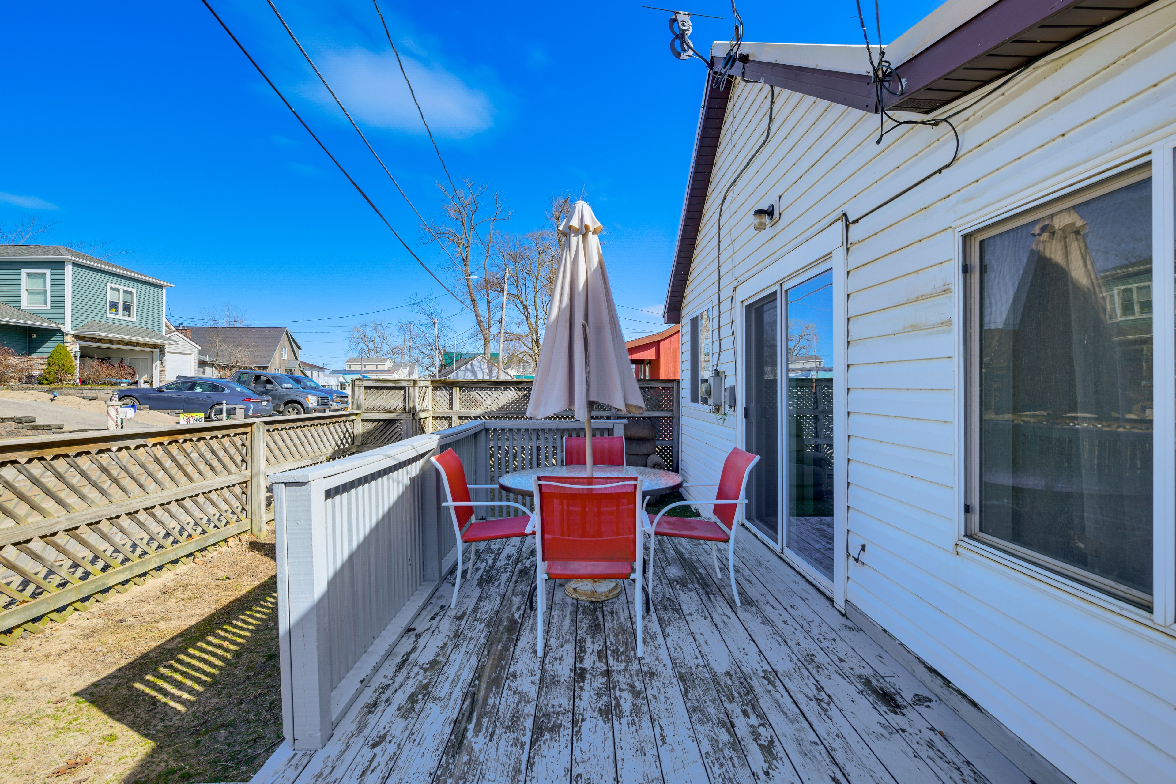 Deck | Dining Area
