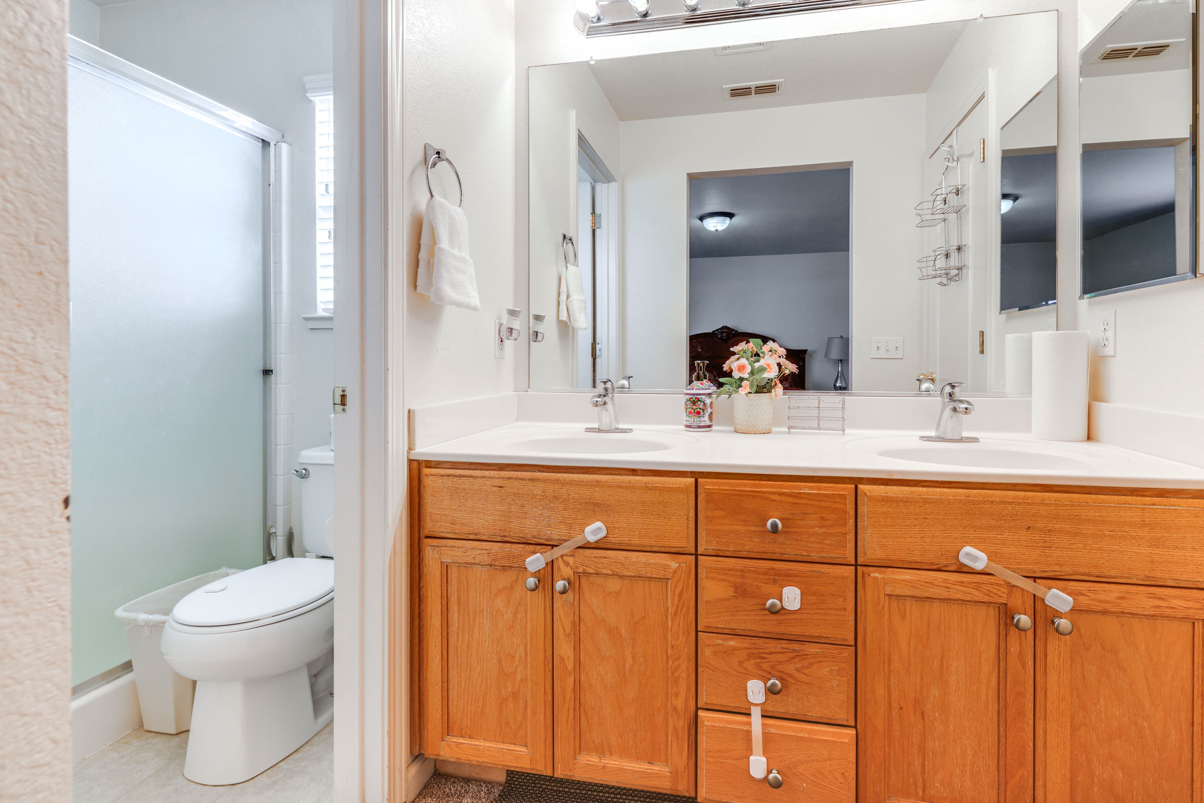 Full Bathroom | 2nd Floor
