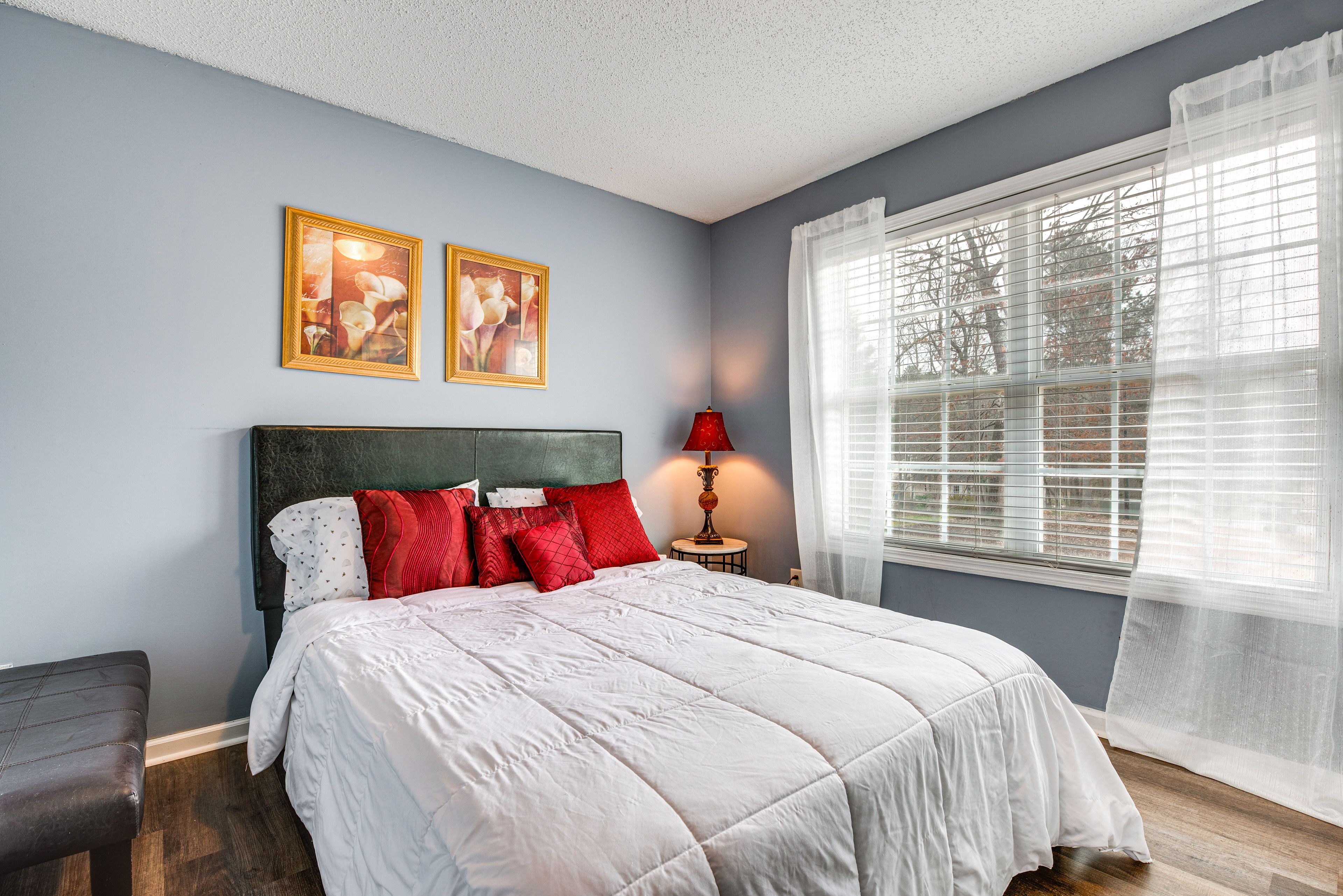 Bedroom 2 | Queen Bed | Hangers