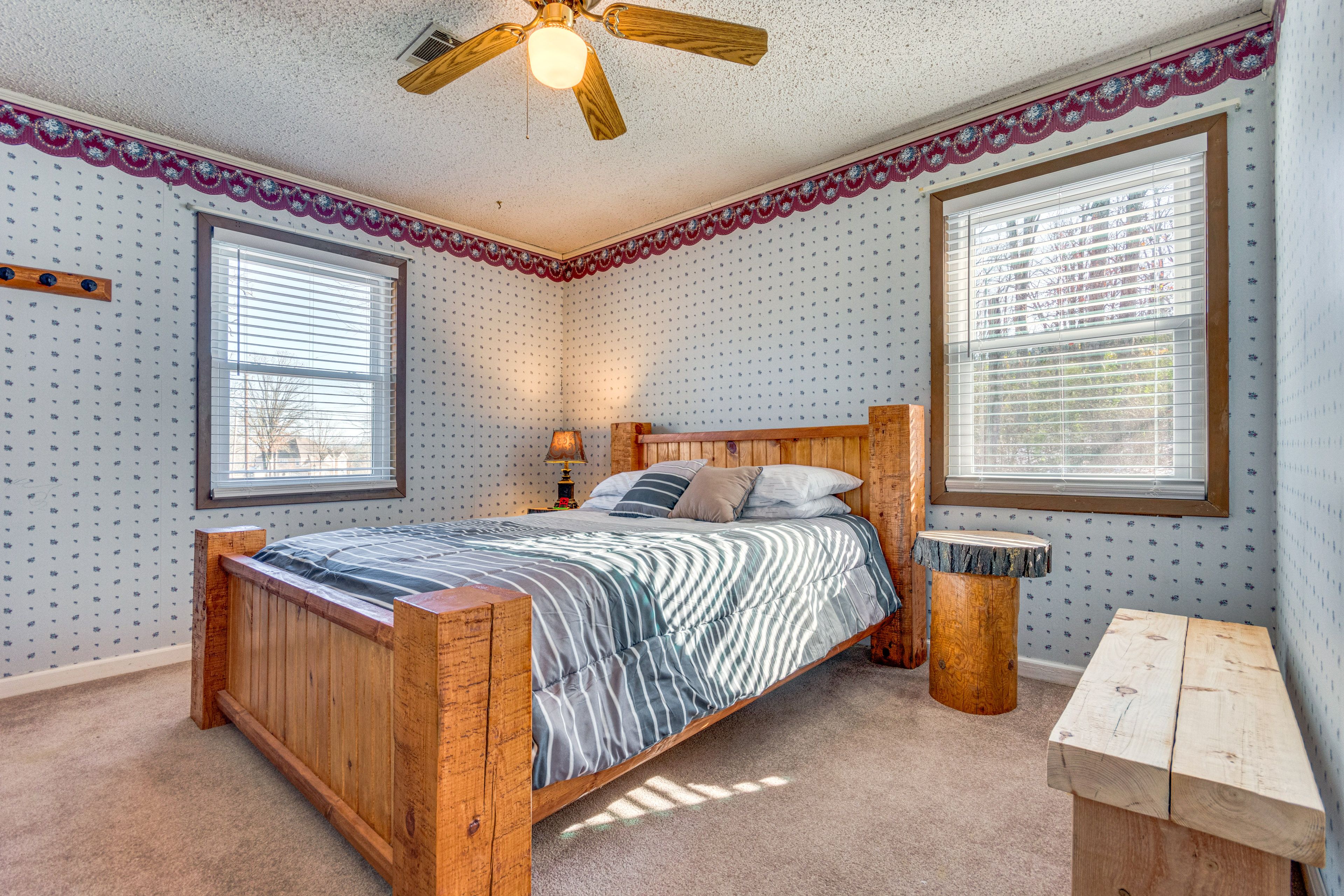 Bedroom 3 | Queen Bed