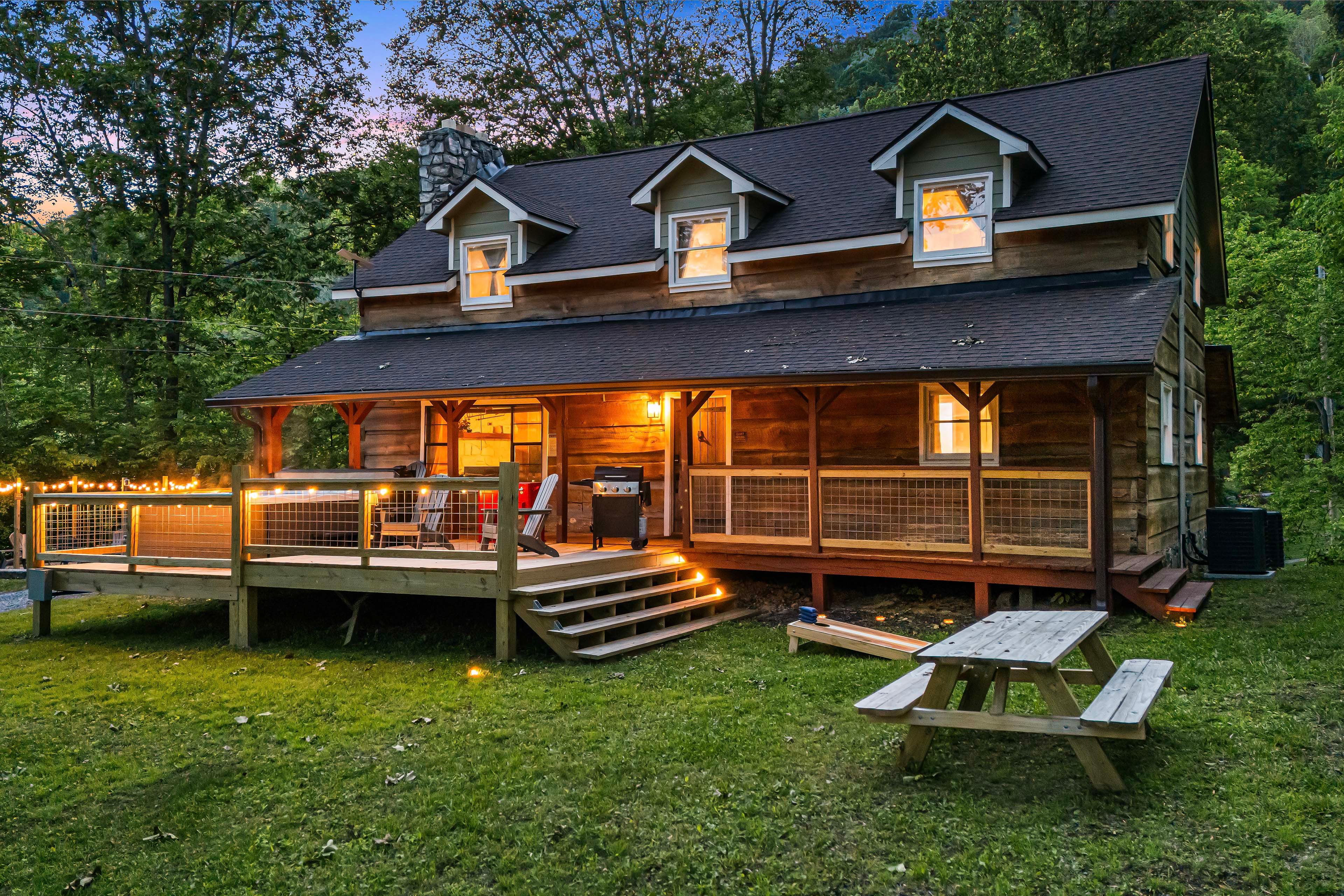 Canton Vacation Rental | 6BR | 3BA | 5 Steps Required | 2,280 Sq Ft