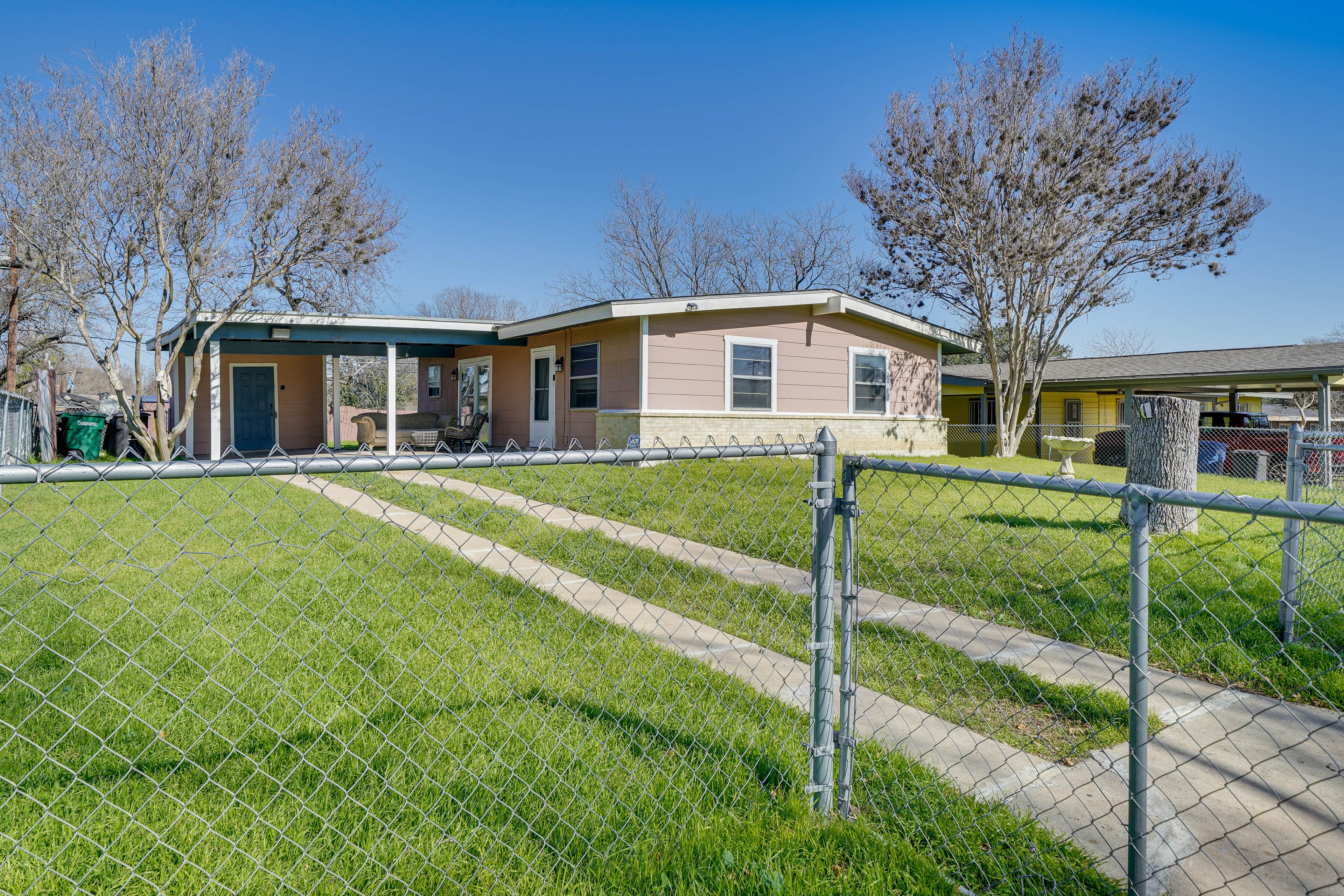 Parking | Driveway (1 Vehicle) | Carport (2 Vehicles)