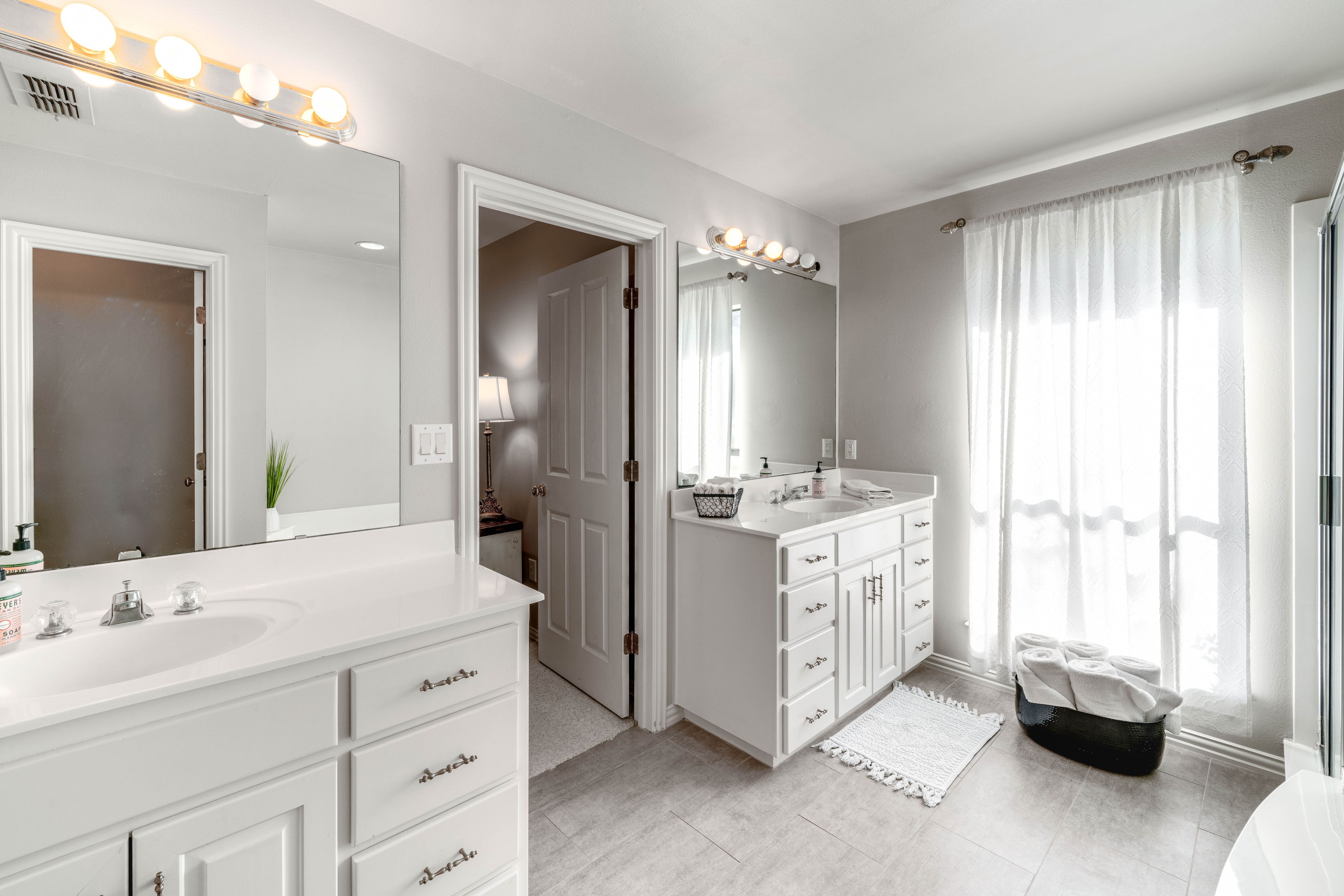 En-Suite Bathroom | Towels Provided | Complimentary Toiletries