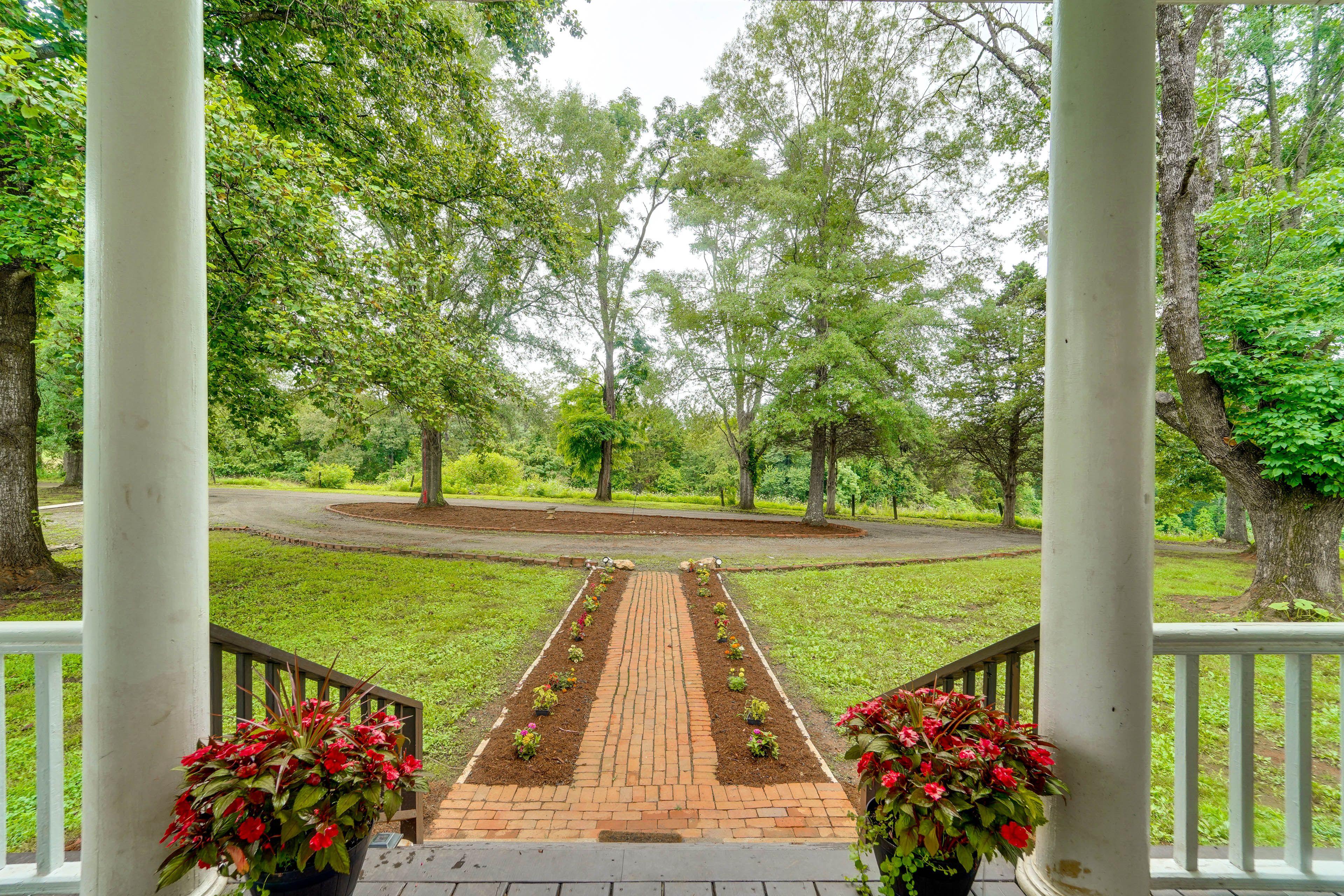 Parking | Side of House (1 Vehicle)
