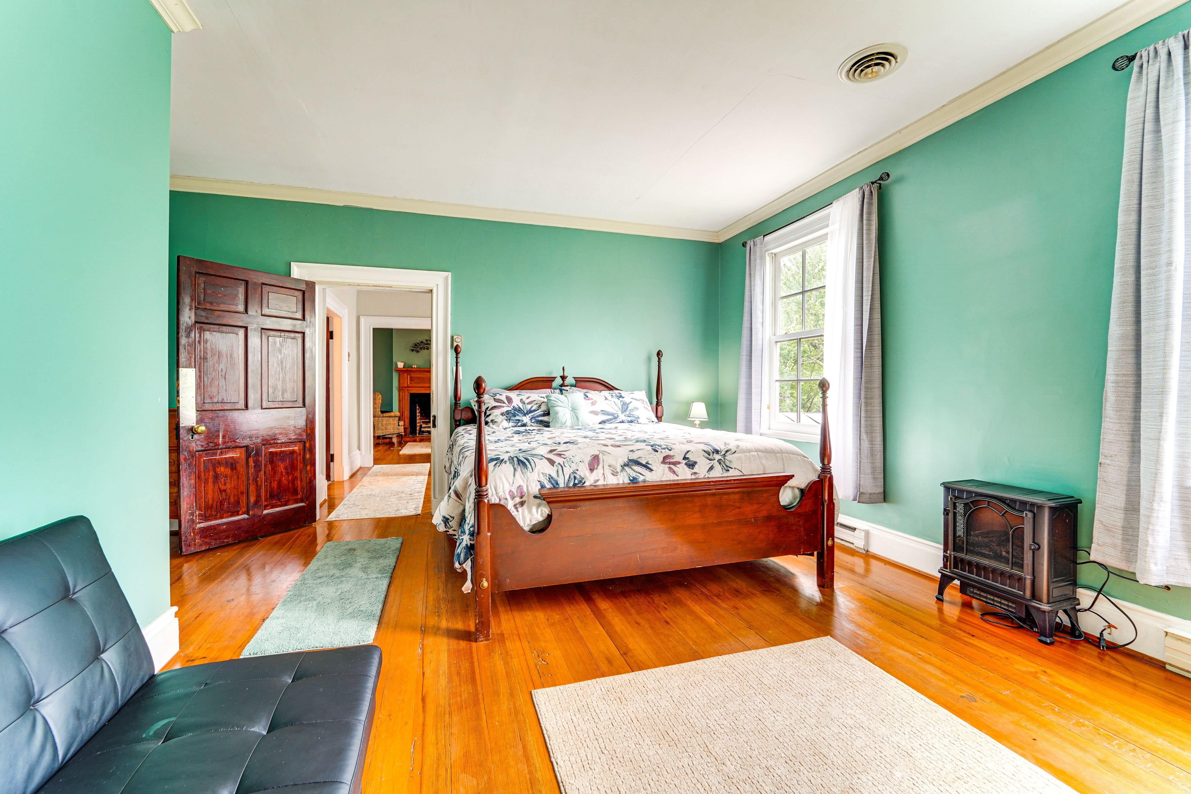 Bedroom 1 | 2nd Floor | King Bed | Full Futon