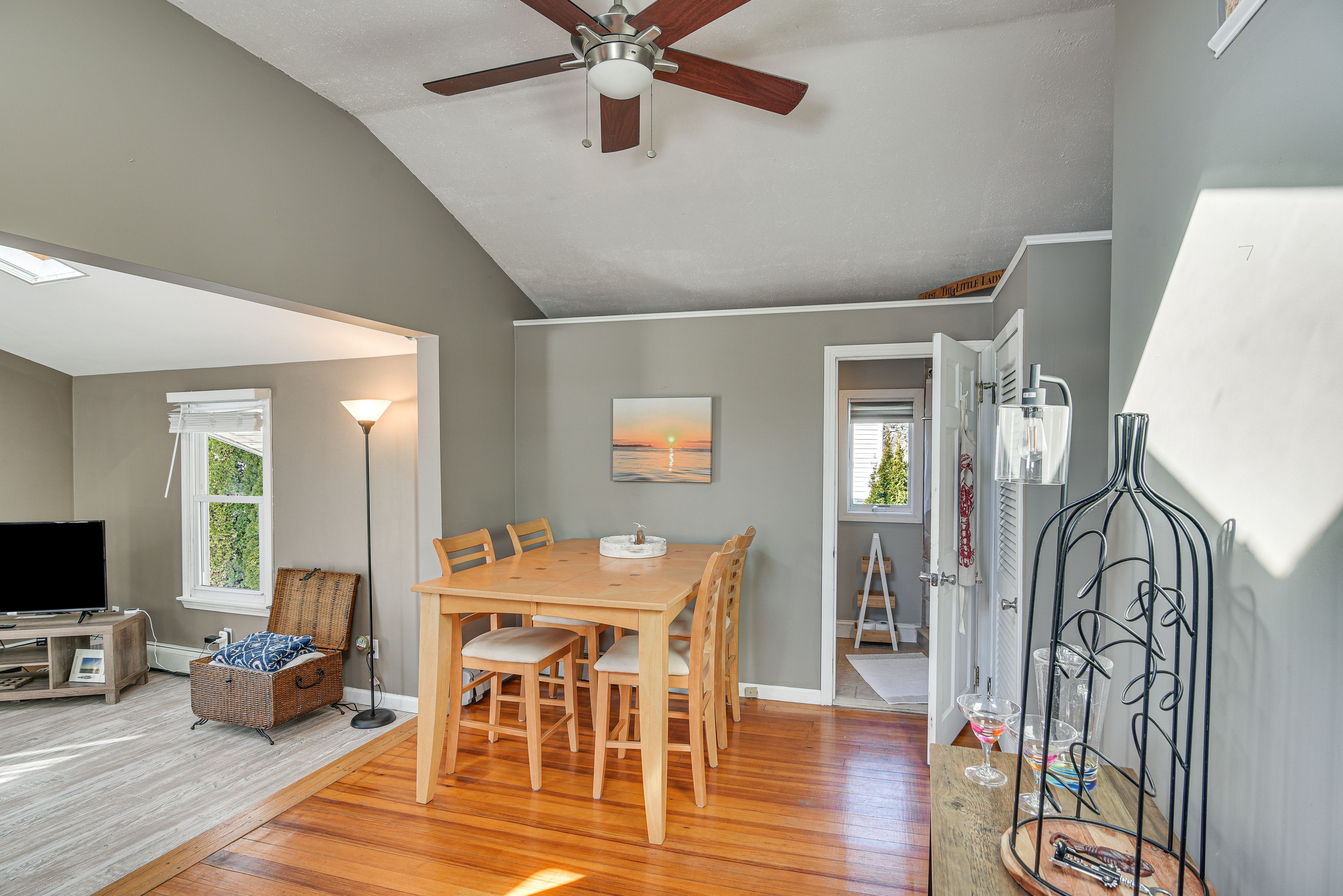 Dining Area | Dishware & Flatware