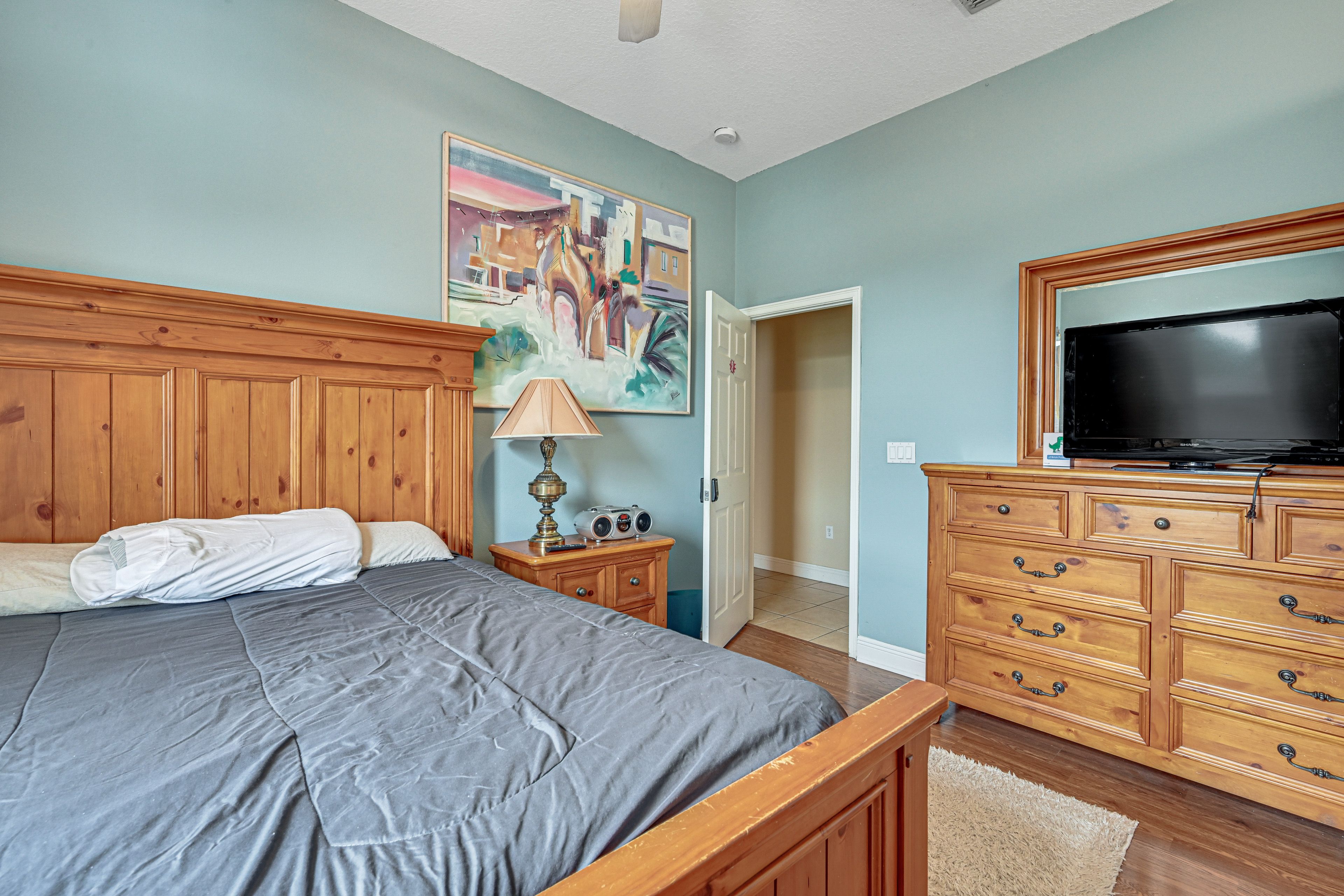 Bedroom 2 | Queen Bed