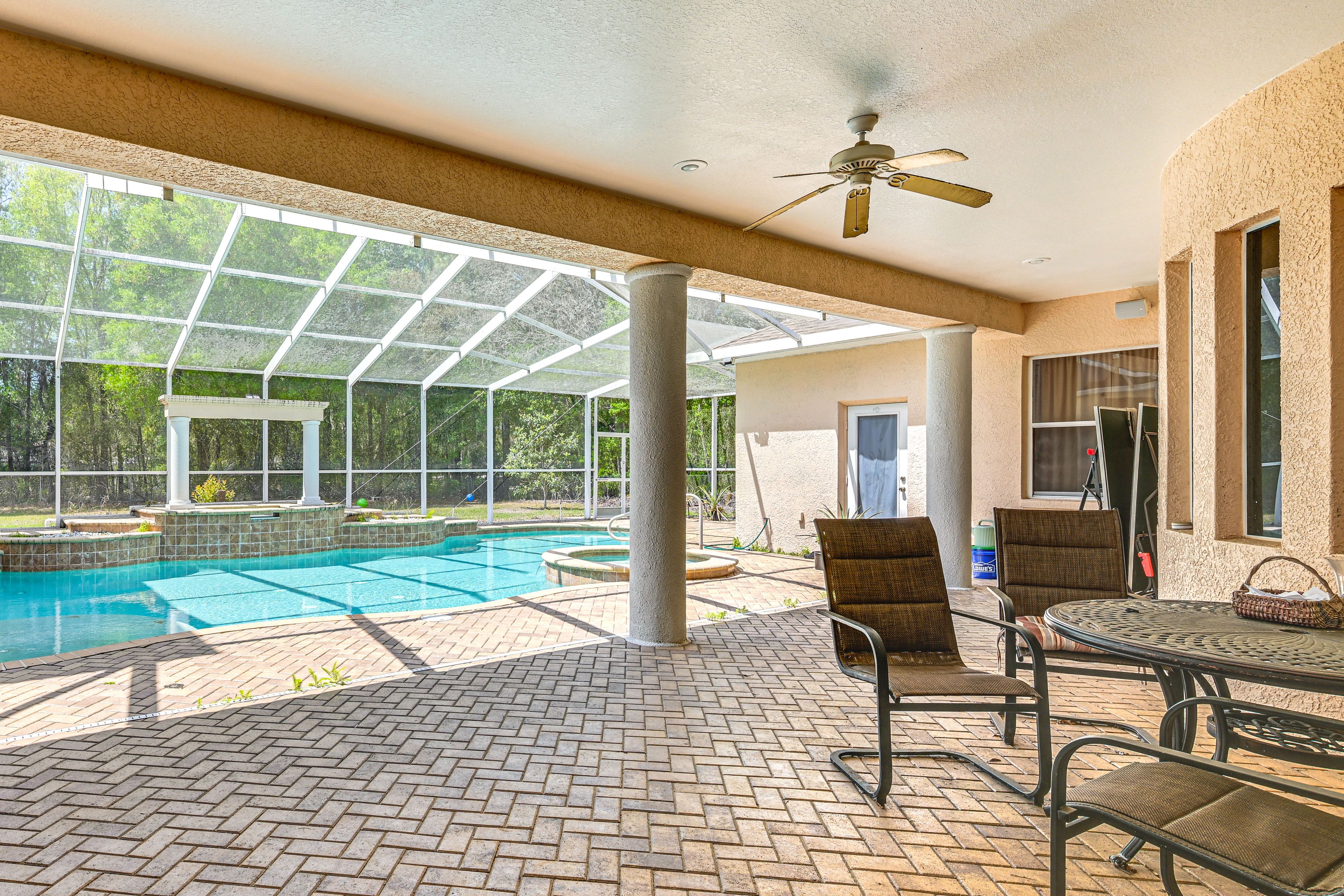 Shared Lanai w/ Pool & Hot Tub